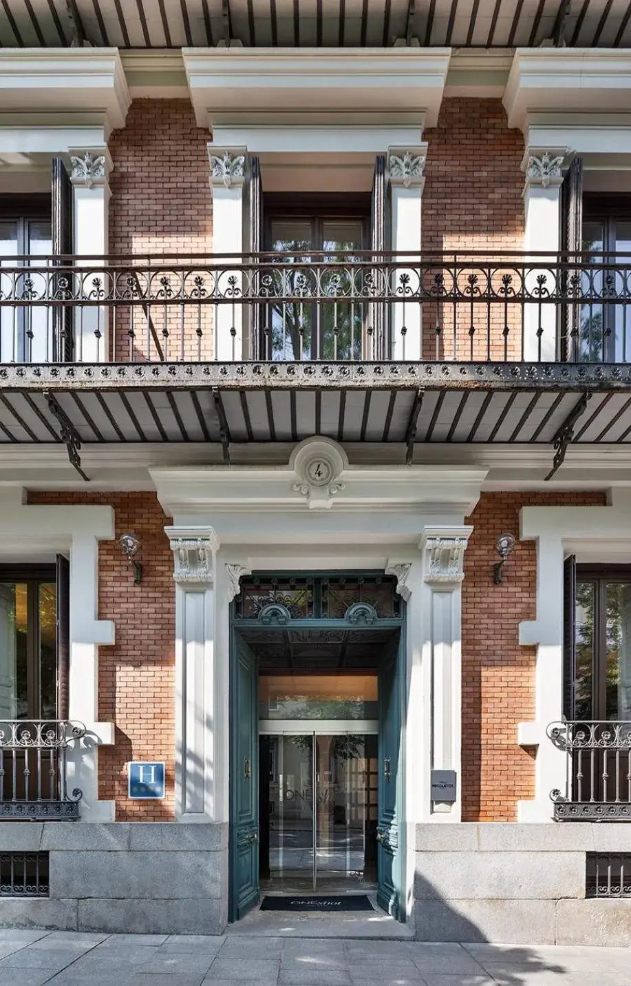 Property building in One Shot Recoletos Property building in One Shot Recoletos