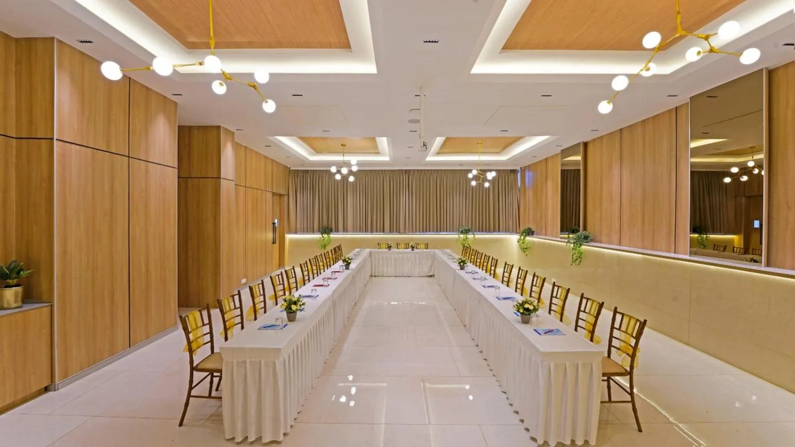 Meeting/conference room in Click Hotel Biz - Bangalore Airport