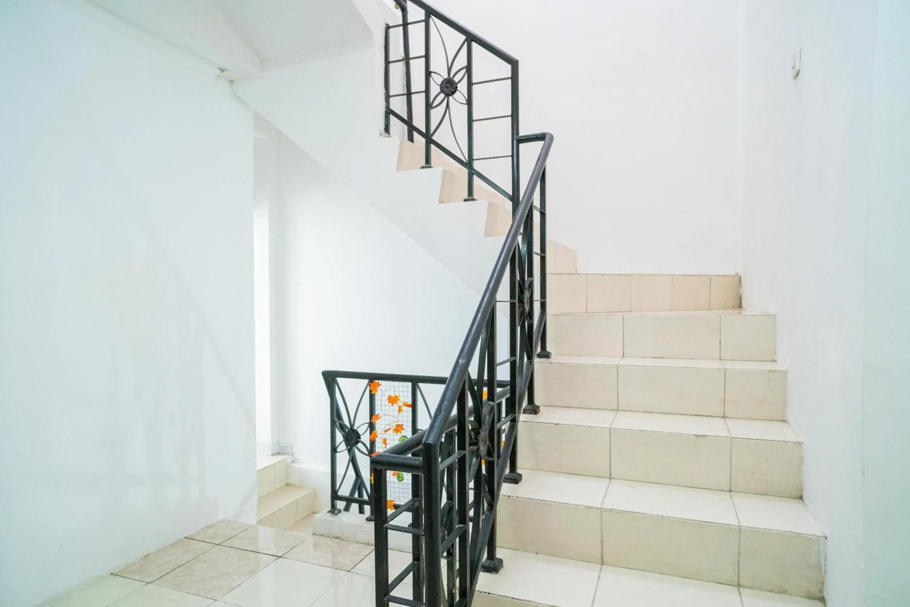 Property building in RedDoorz @ Aralia Harapan Indah