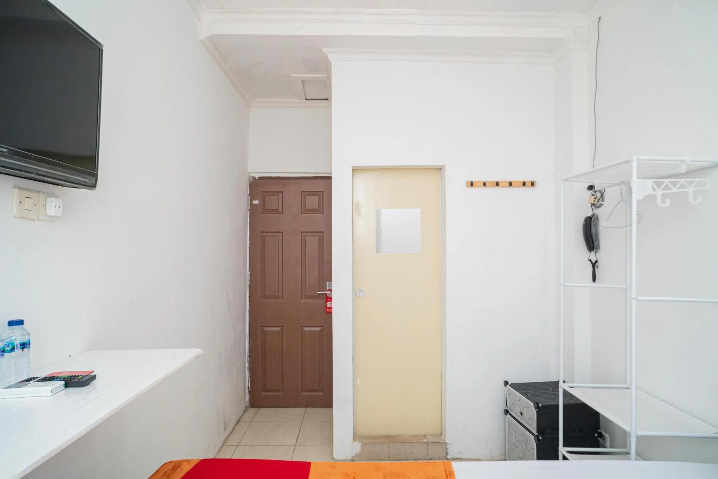 Bedroom in RedDoorz @ Aralia Harapan Indah