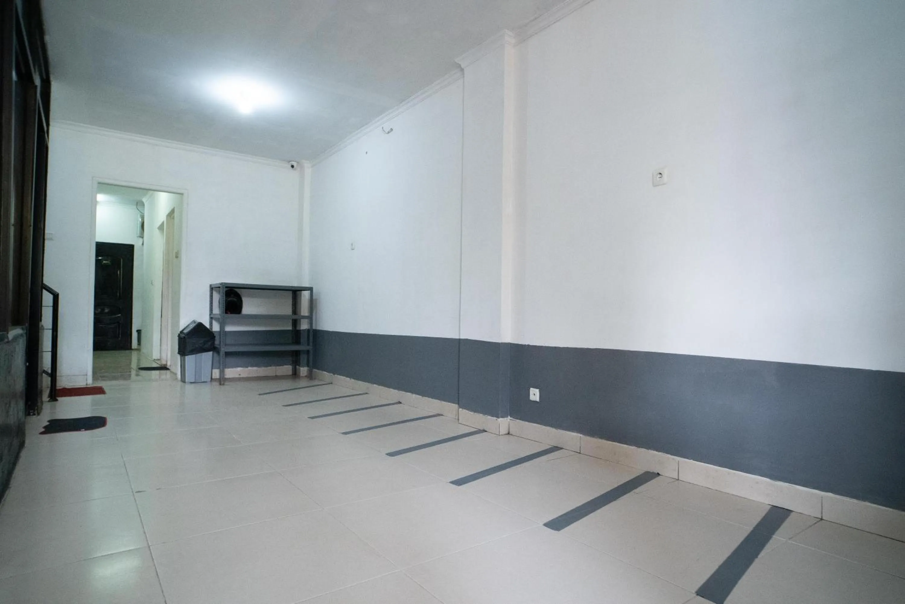 Property building in RedDoorz @ Aralia Harapan Indah