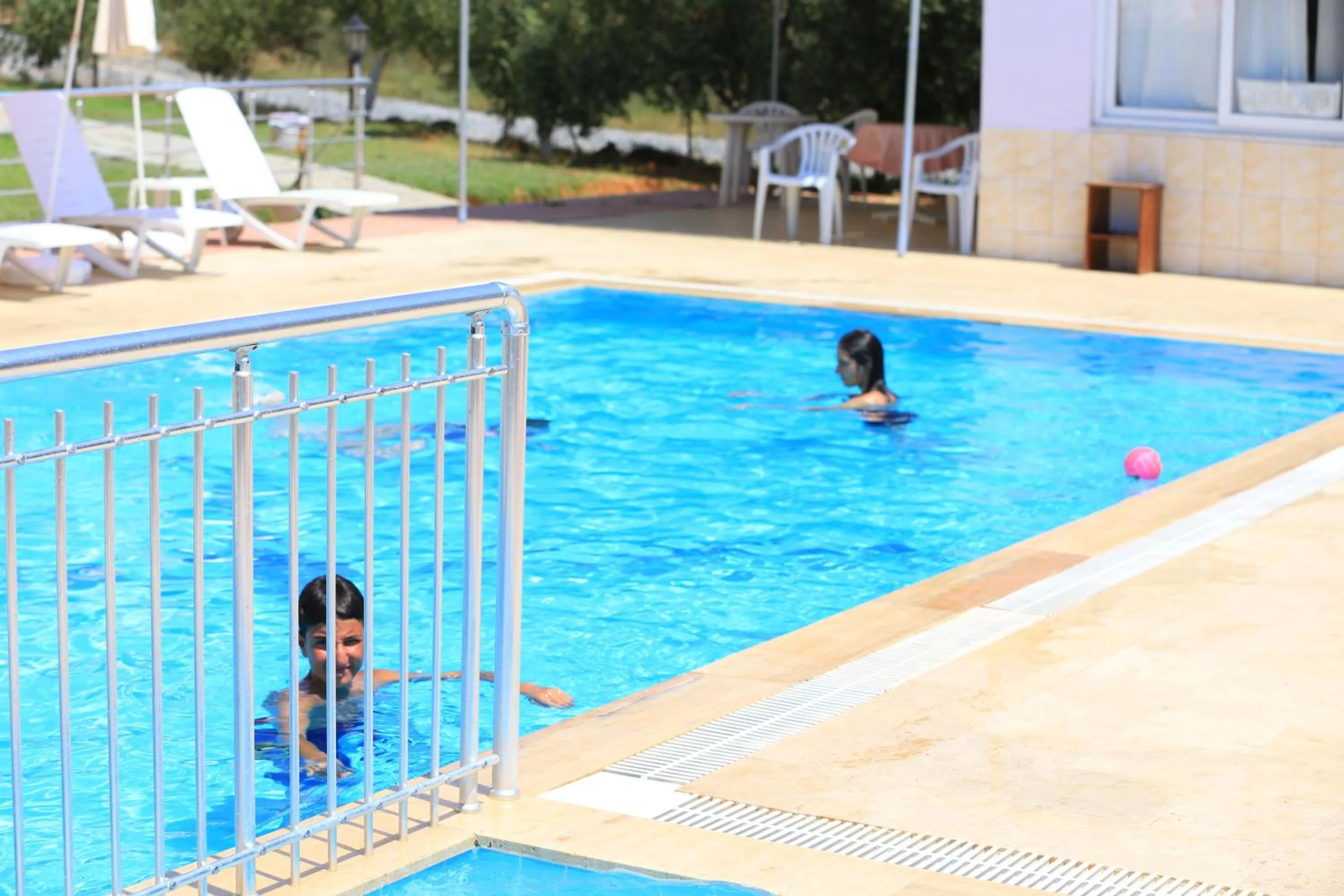 Pool view in Sercan Apart