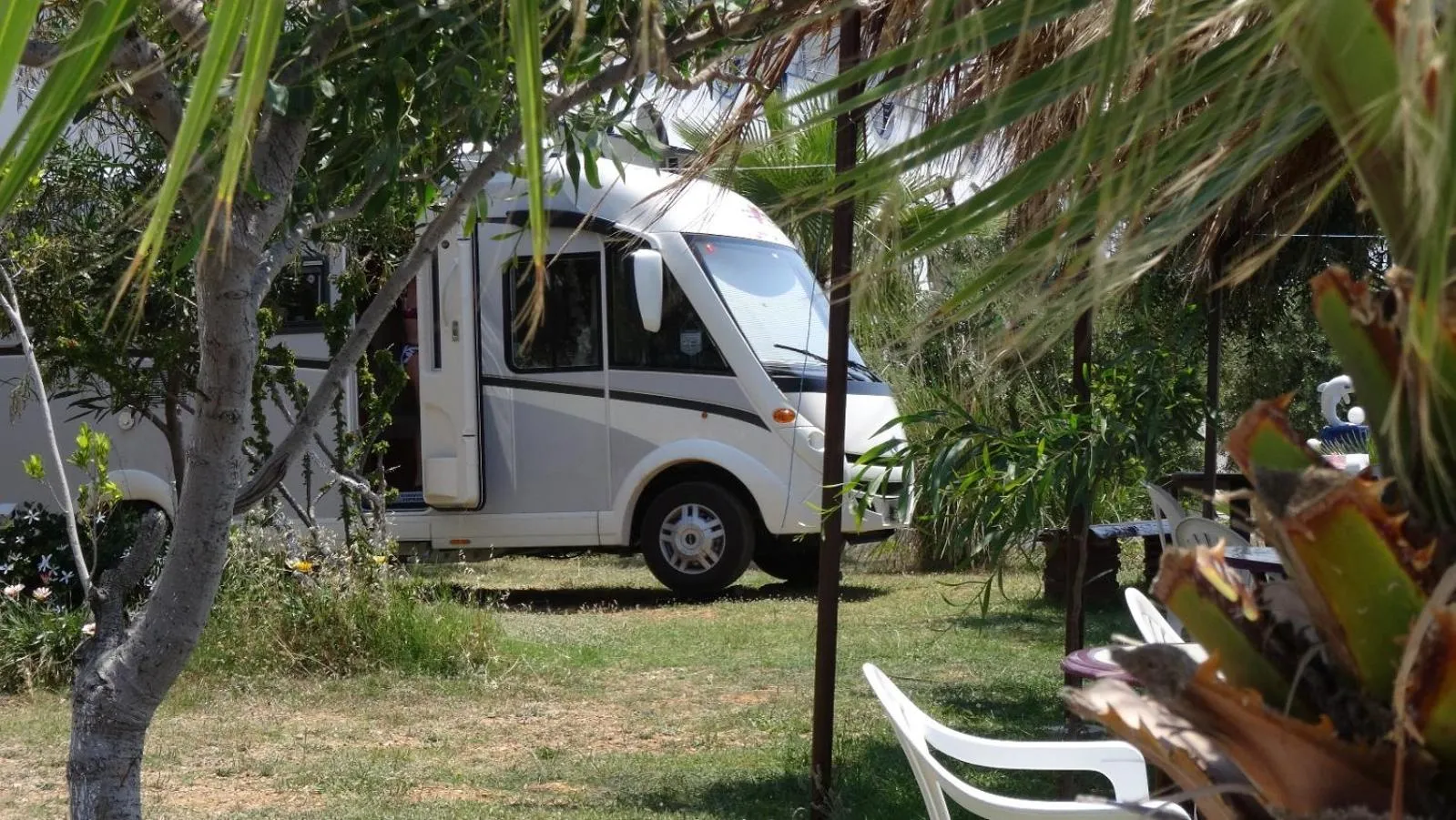 Parking in Mavi Cennet Camping Caravan