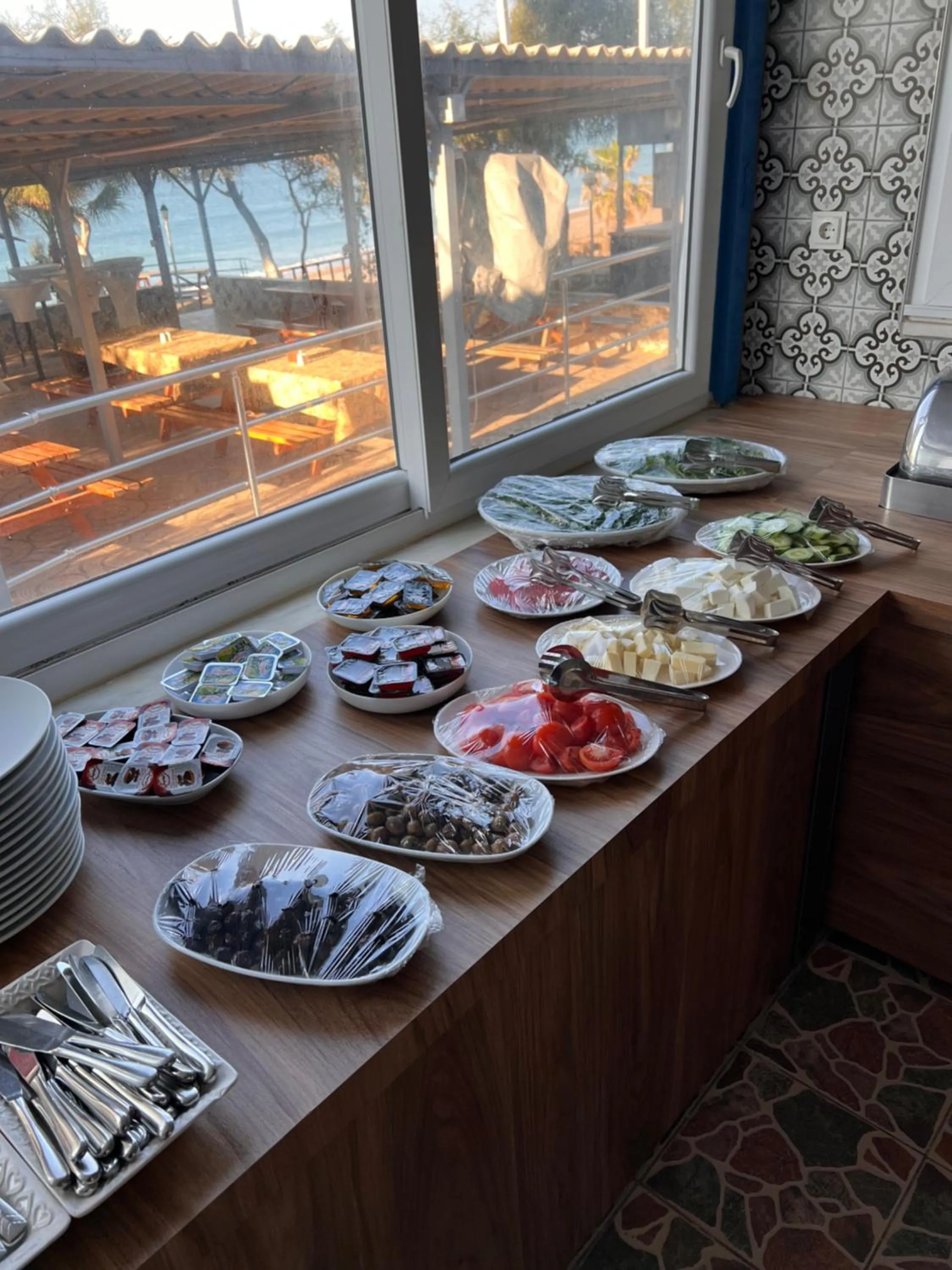 Buffet breakfast in Mavi Cennet Camping Caravan