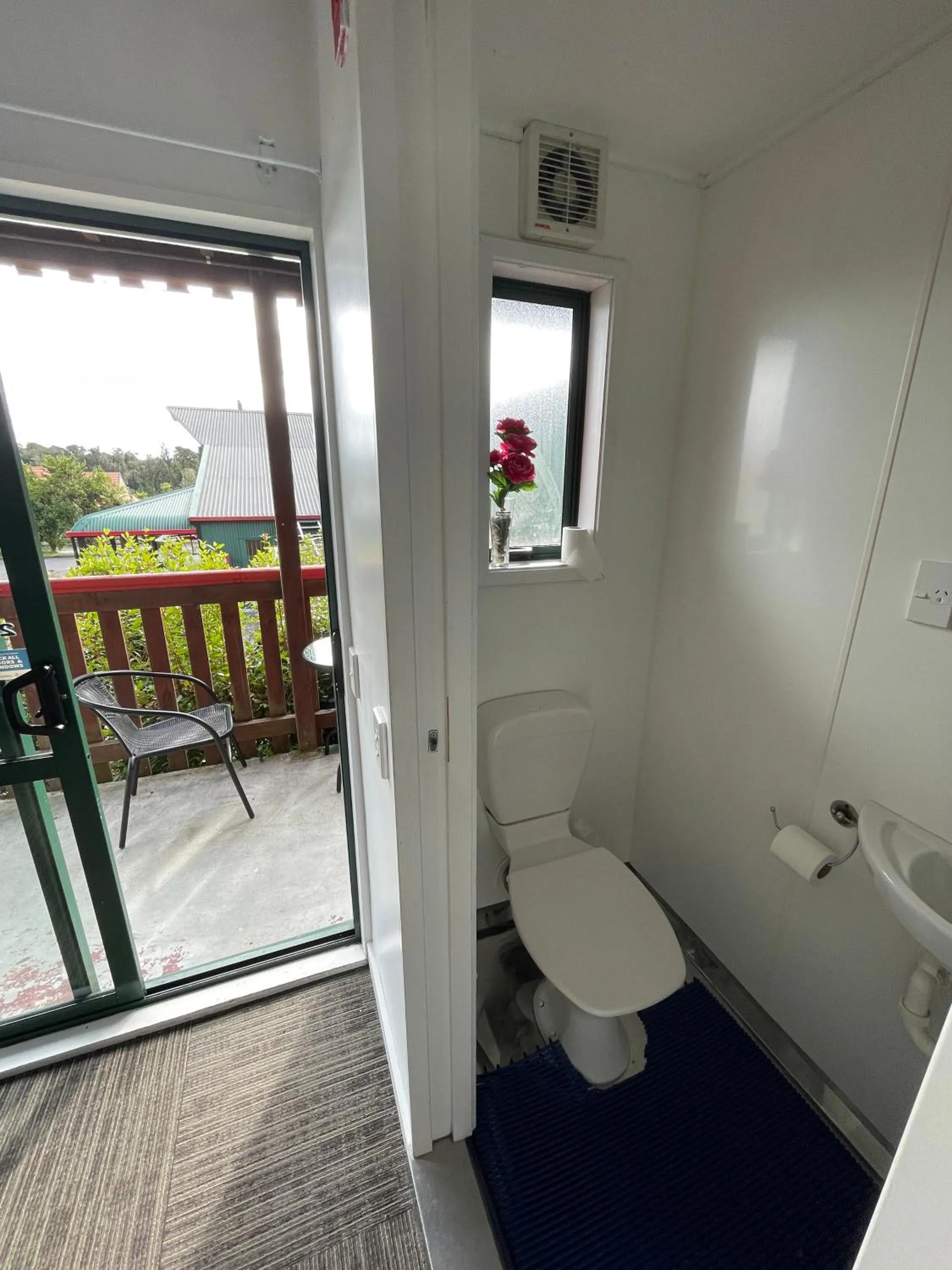 Toilet in Fox Glacier Jade Hotel