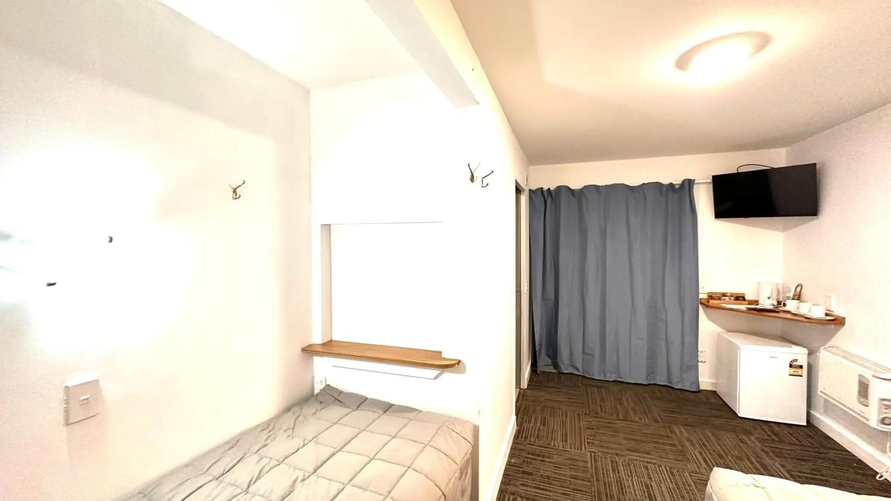 Comfort Triple Room with Shower in Fox Glacier Jade Hotel Comfort Triple Room with Shower in Fox Glacier Jade Hotel