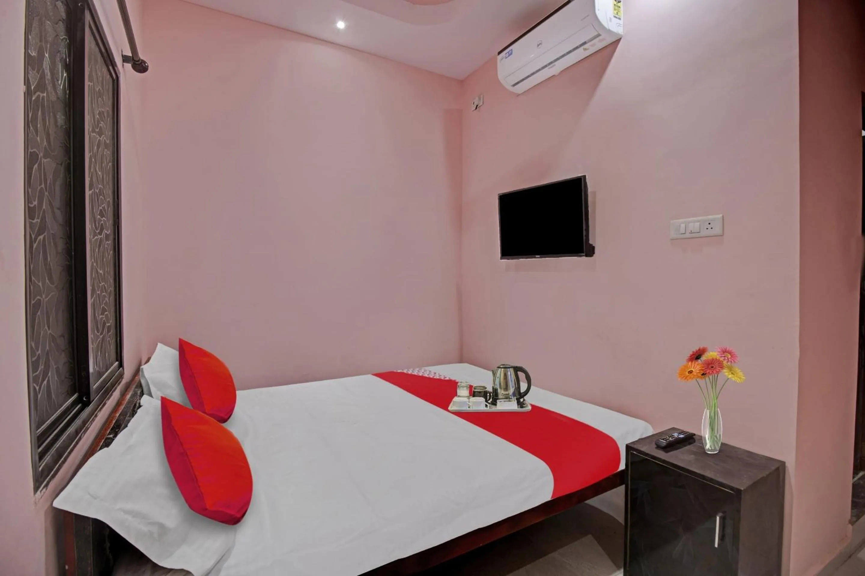 Bedroom, Bed in Hotel O by OYO R K Guest House