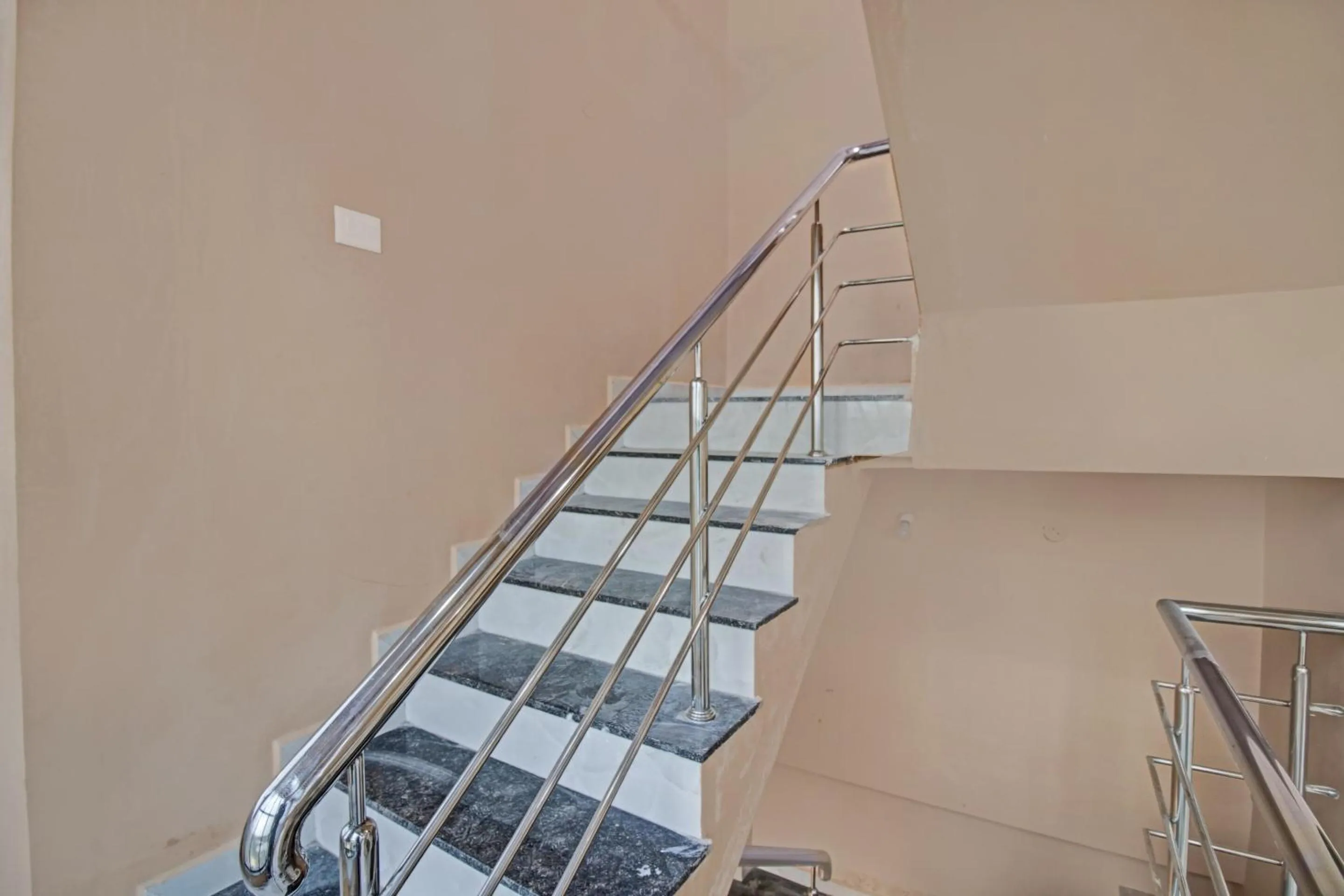 Lobby or reception in Hotel O by OYO R K Guest House