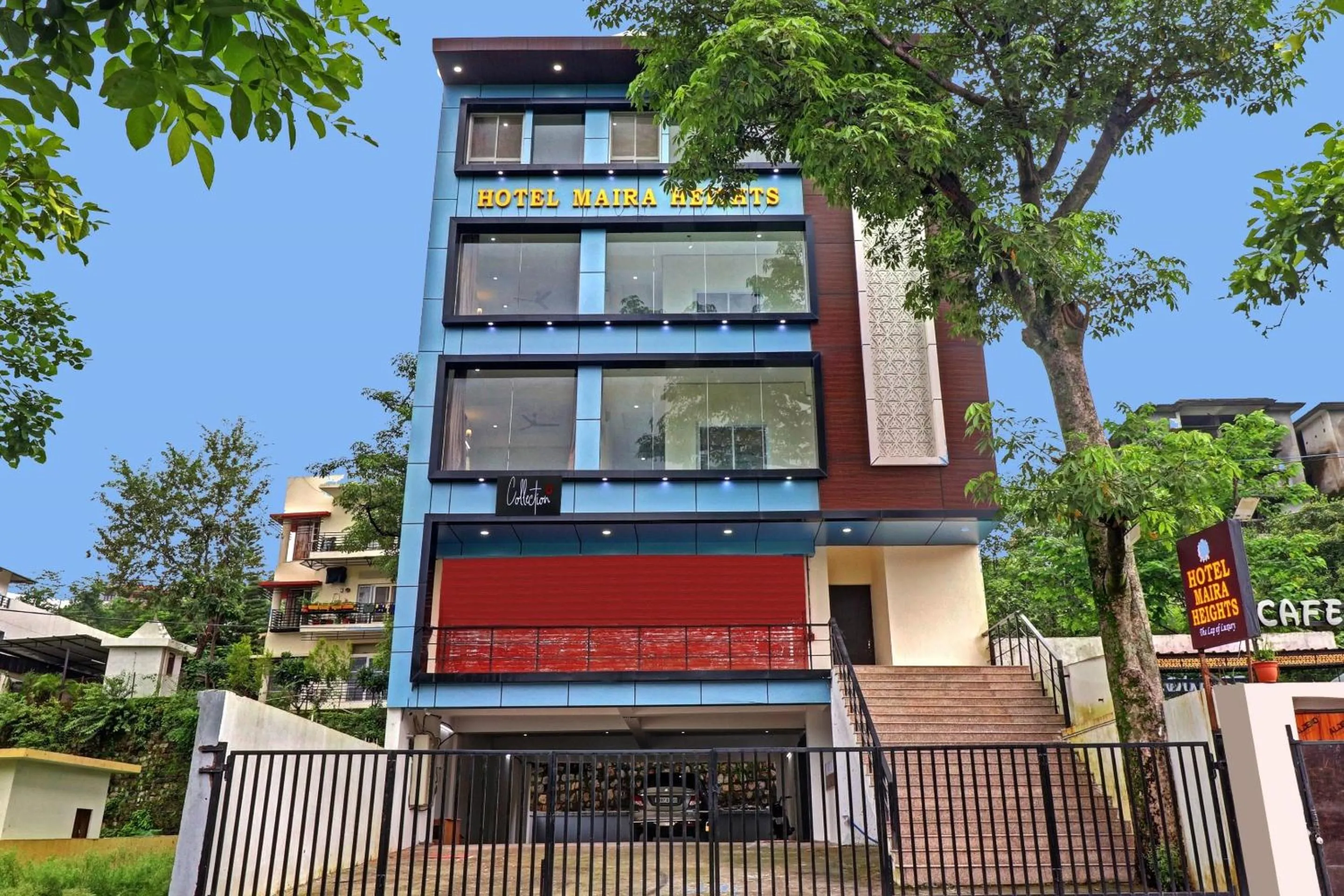 Facade/entrance in Hotel O VICTORIA PALACE
