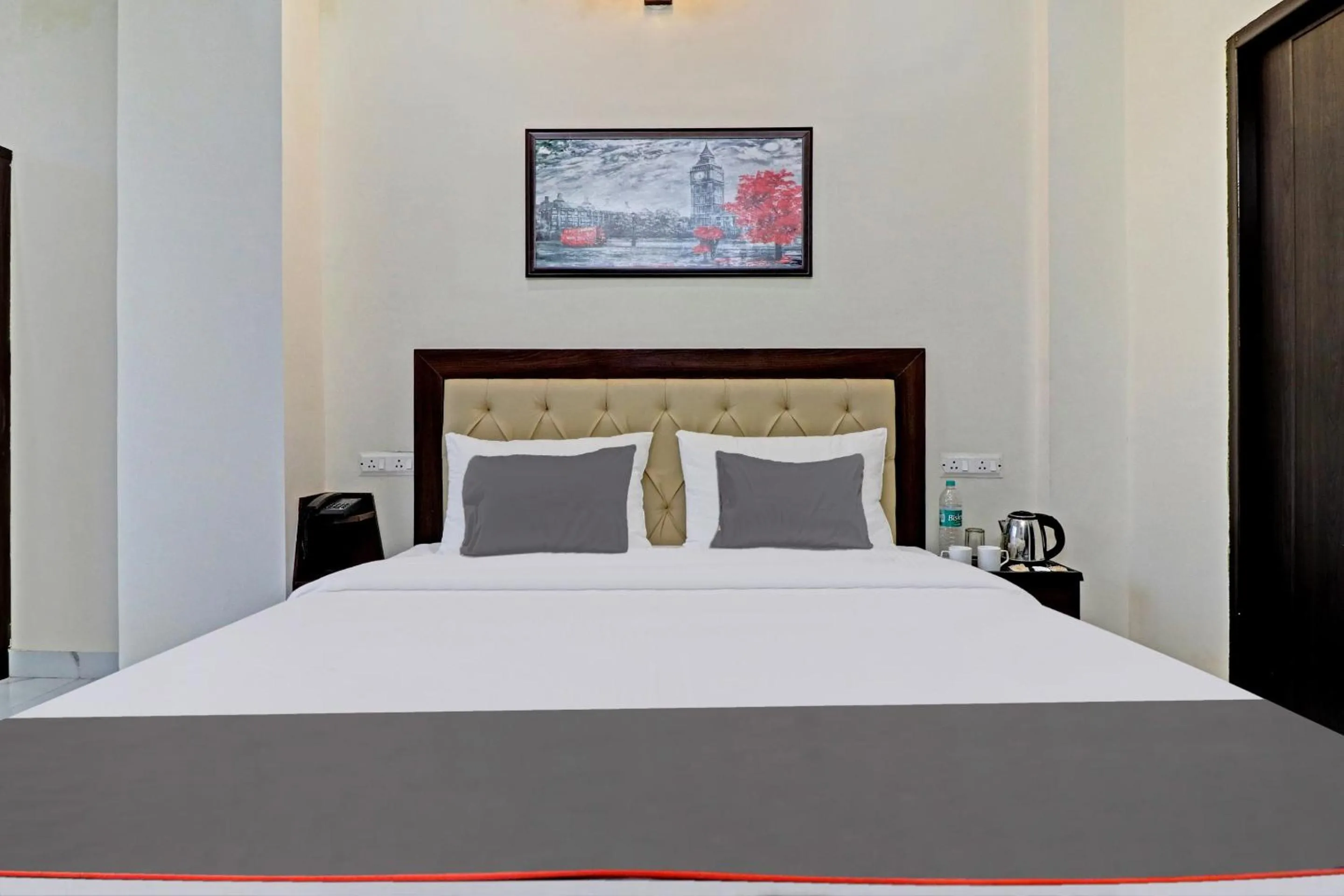 Bedroom, Bed in Hotel O VICTORIA PALACE