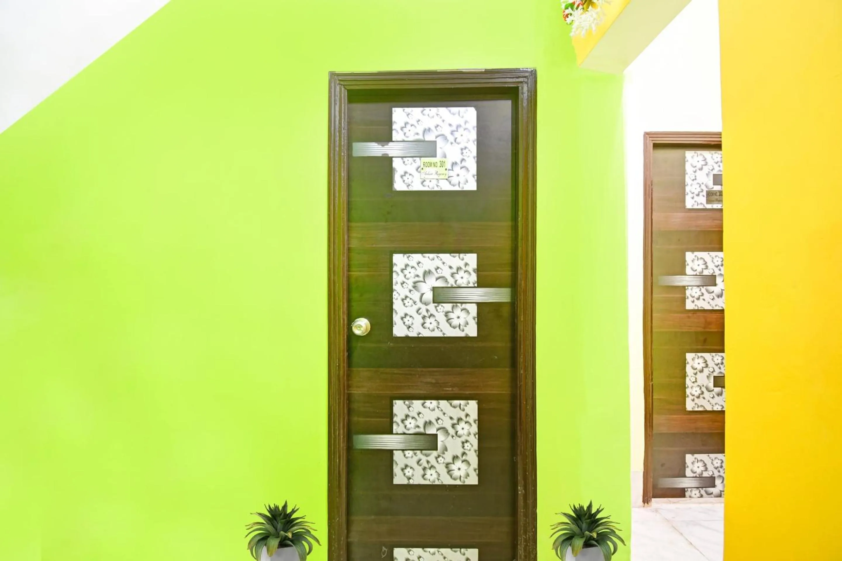 Lobby or reception in Hotel O Ankan Regency Near Acropolis Mall