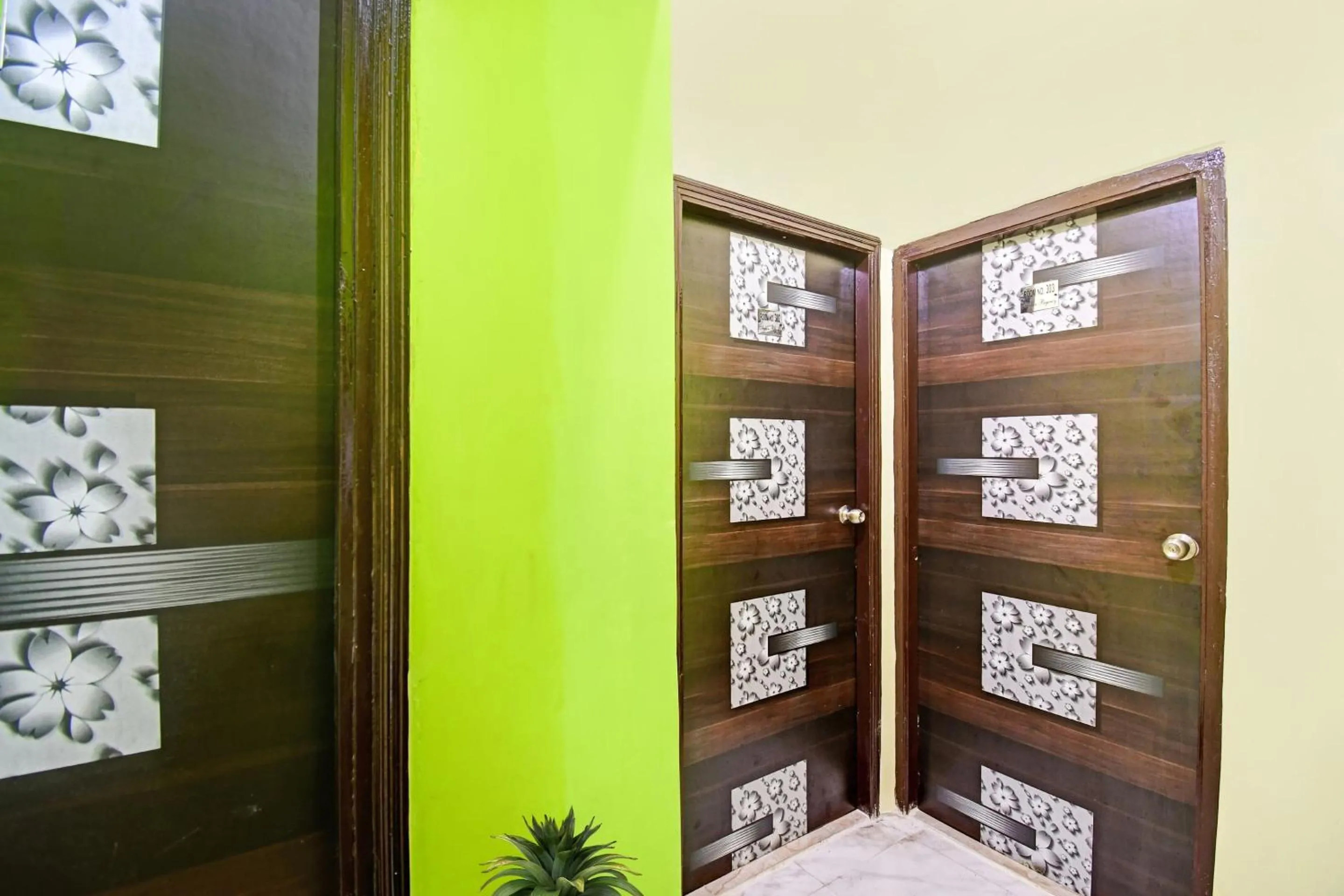 Lobby or reception in Hotel O Ankan Regency Near Acropolis Mall