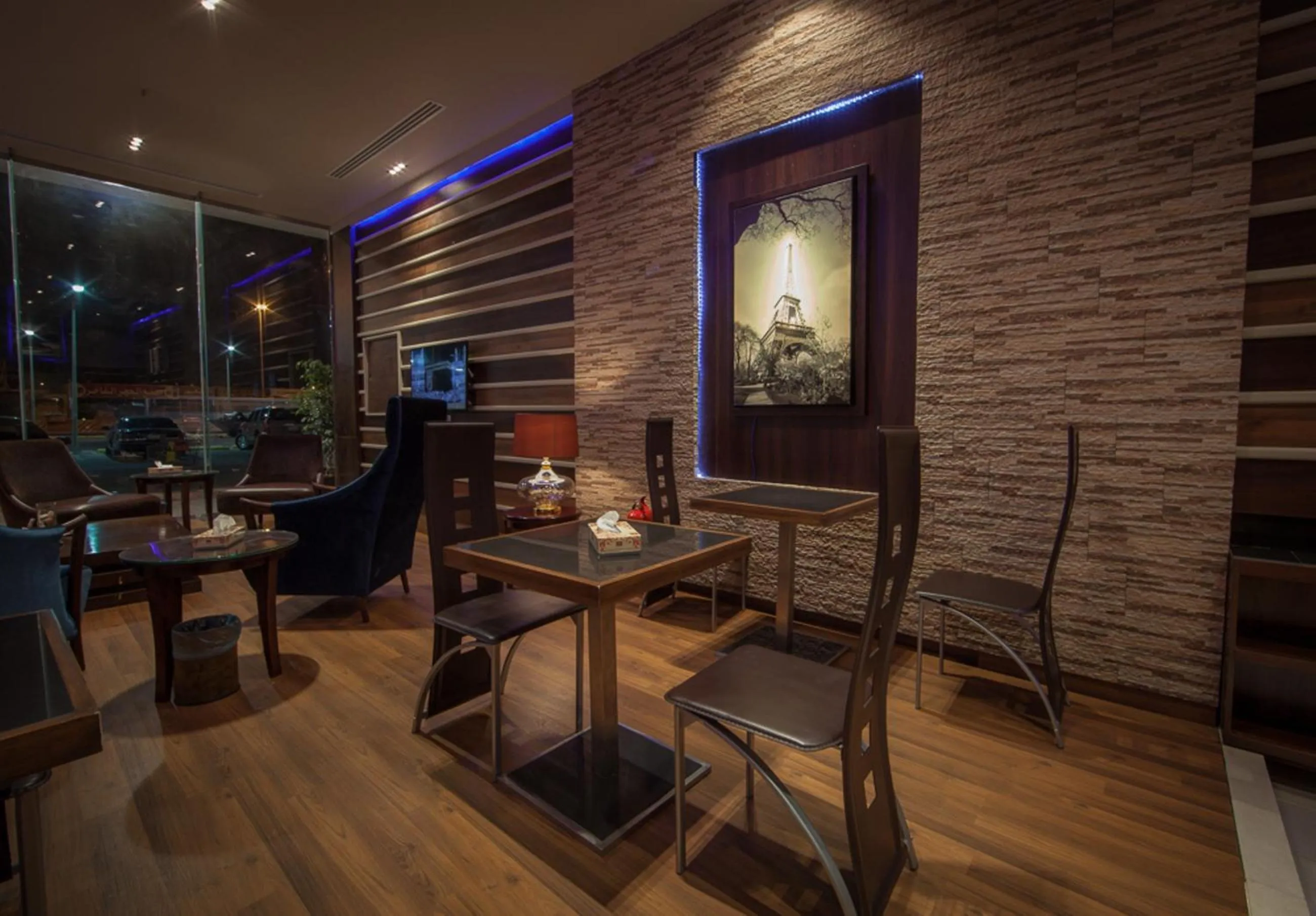 Restaurant/places to eat in Taleen Serviced Apartments AlSahafa