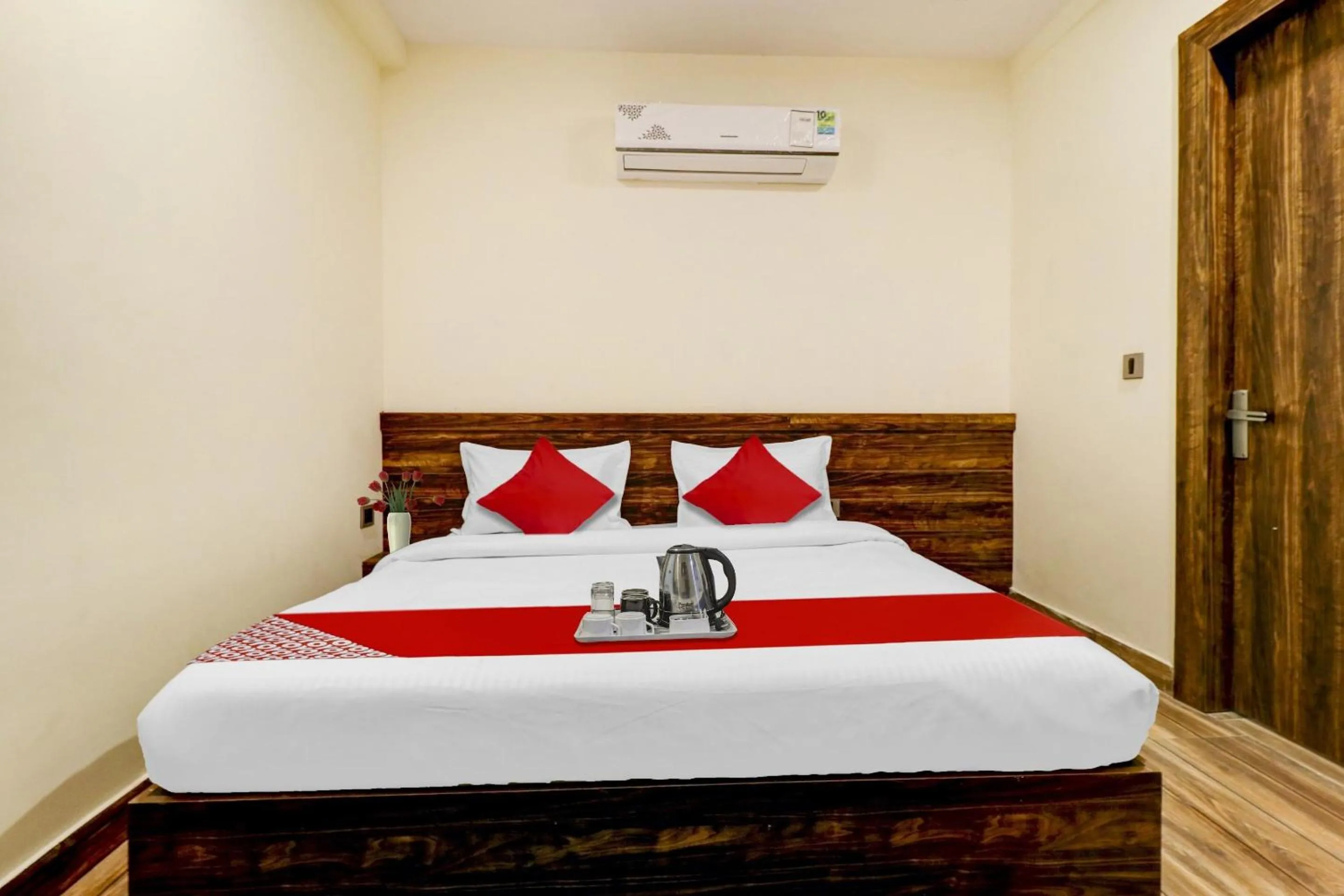 Bedroom, Bed in Super Hotel O Times Square