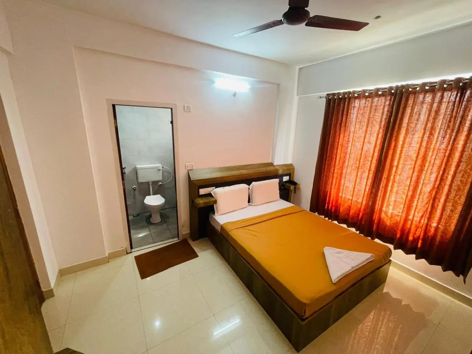 Bed in B SIX HOTEL Bed in B SIX HOTEL