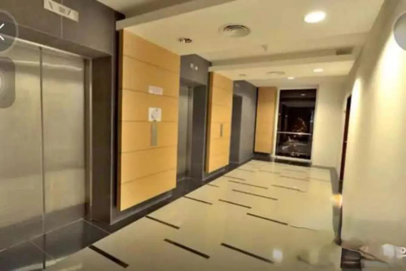 elevator in 118 Robbin's Nest