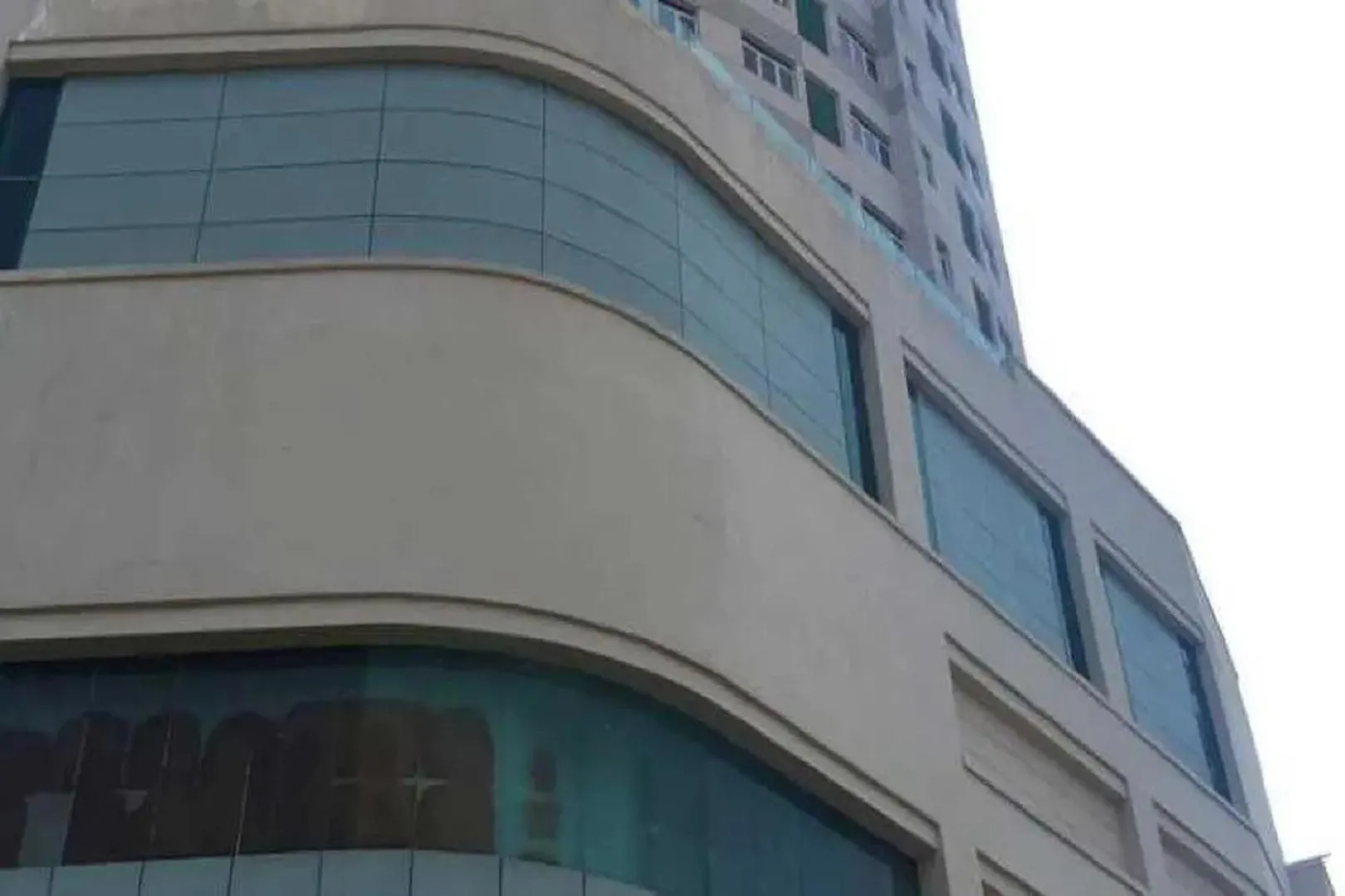 Property building in 118 Robbin's Nest