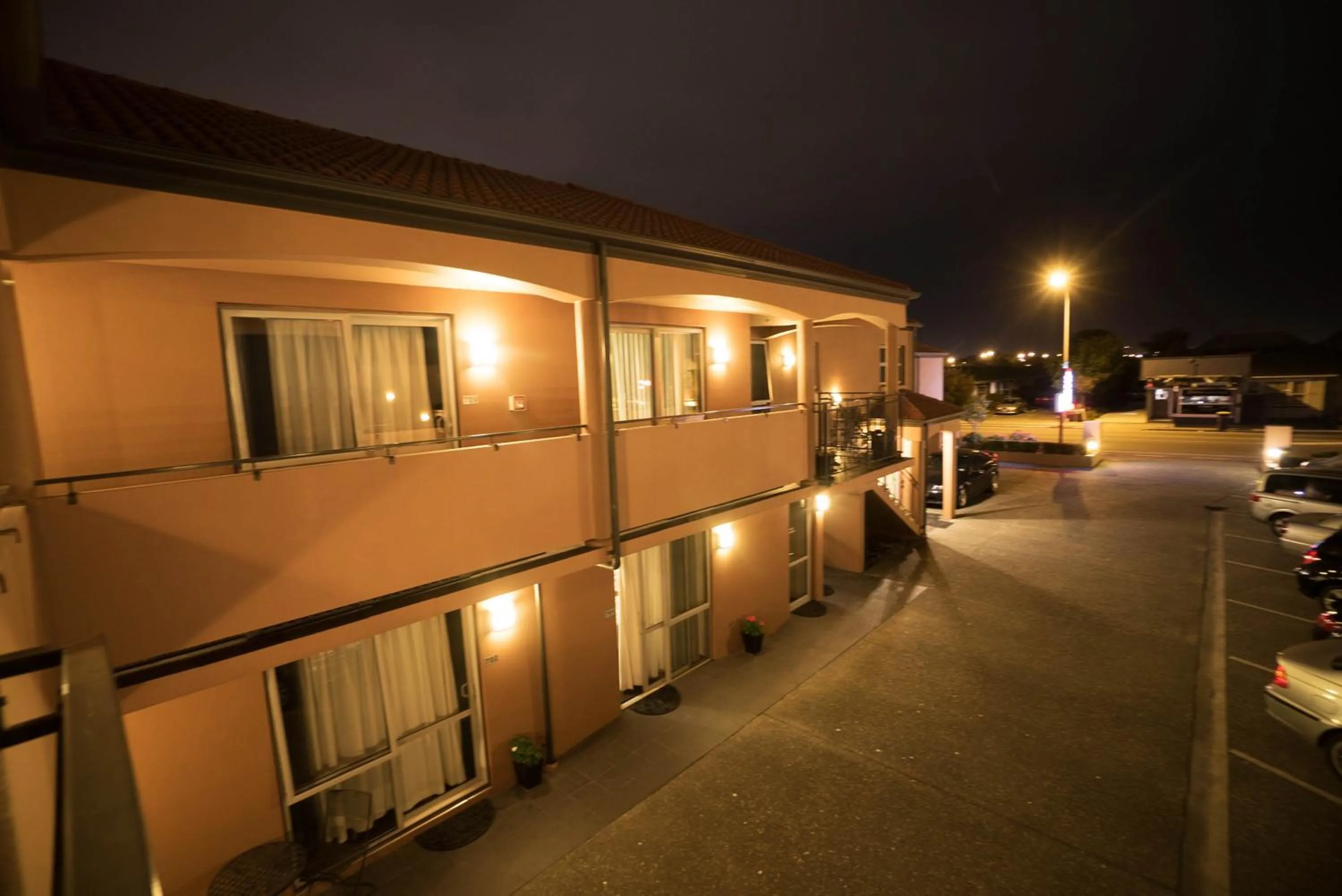 Balcony/Terrace in Kings Of Riccarton Motel- Close to Railway Station and Airport with Shuttle service
