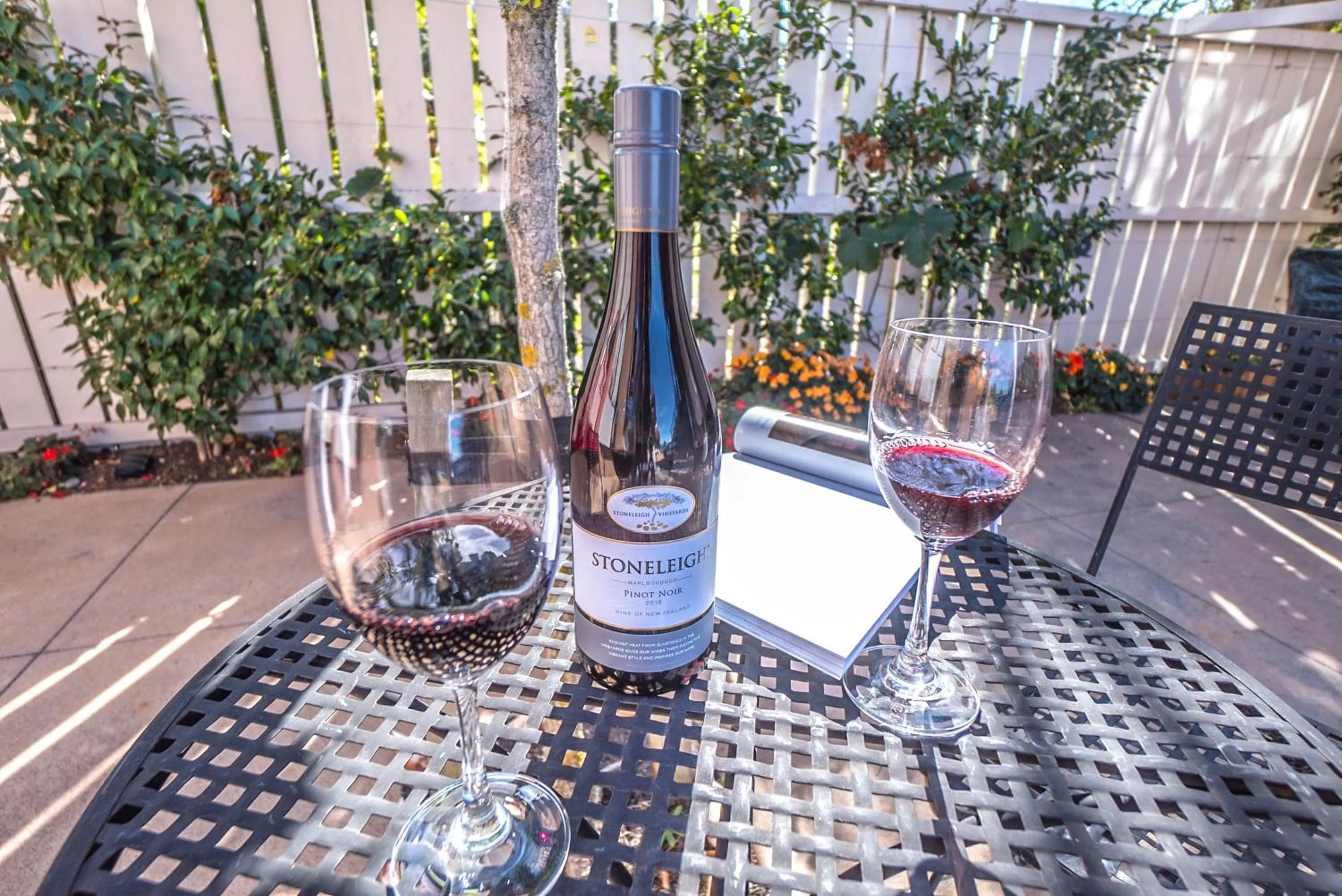 Patio in Kings Of Riccarton Motel- Close to Railway Station and Airport with Shuttle service