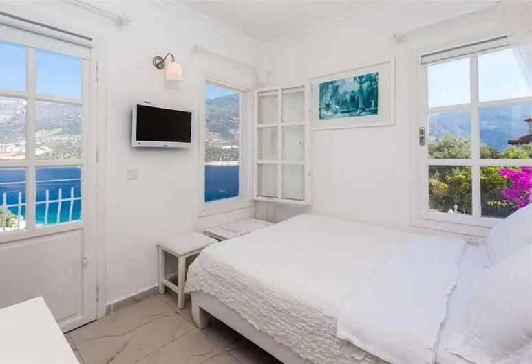 Bed in Club Çapa Hotel