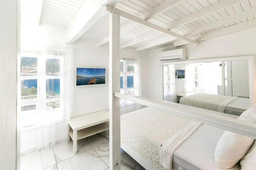 Bed in Club Çapa Hotel