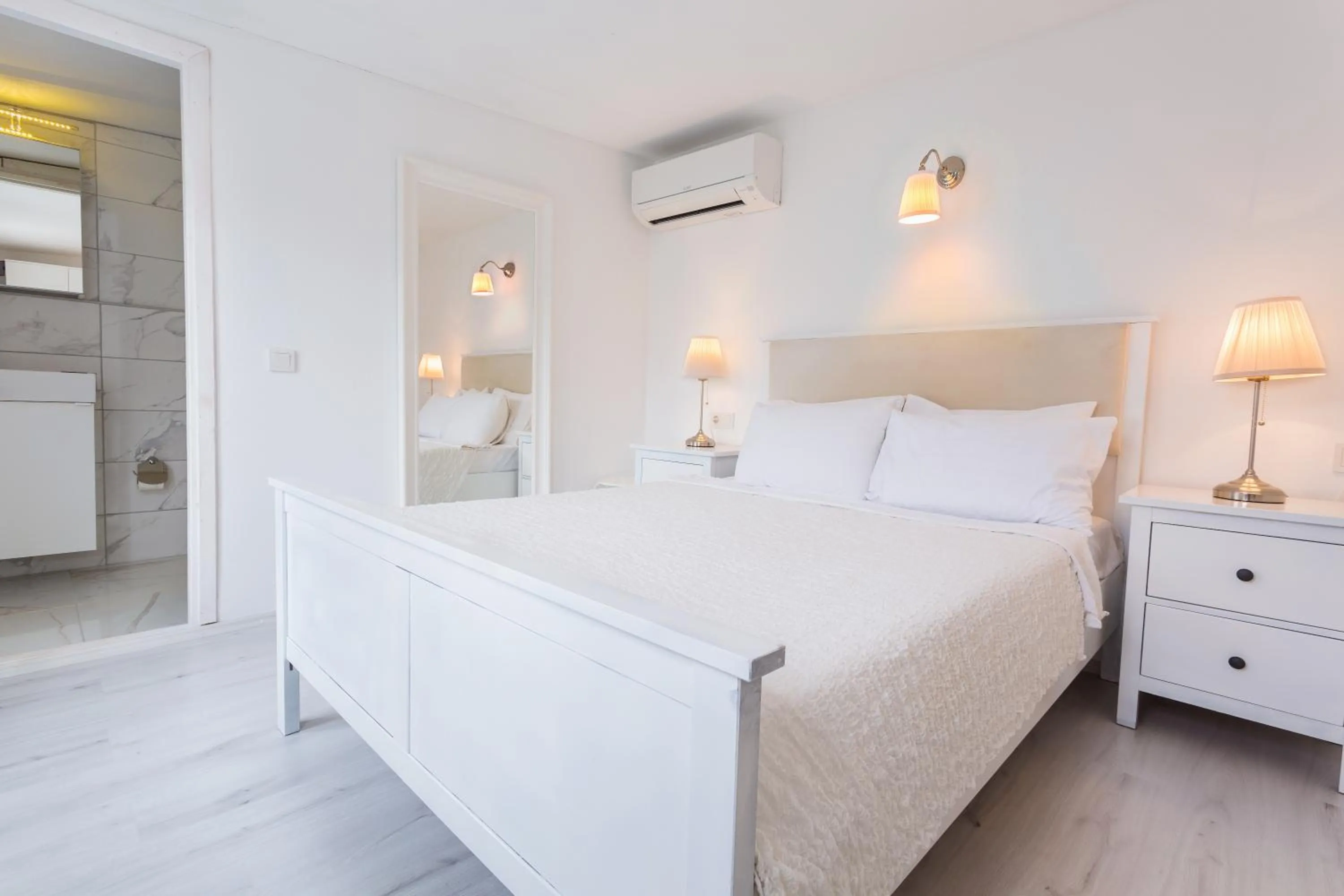 Bed in Club Çapa Hotel