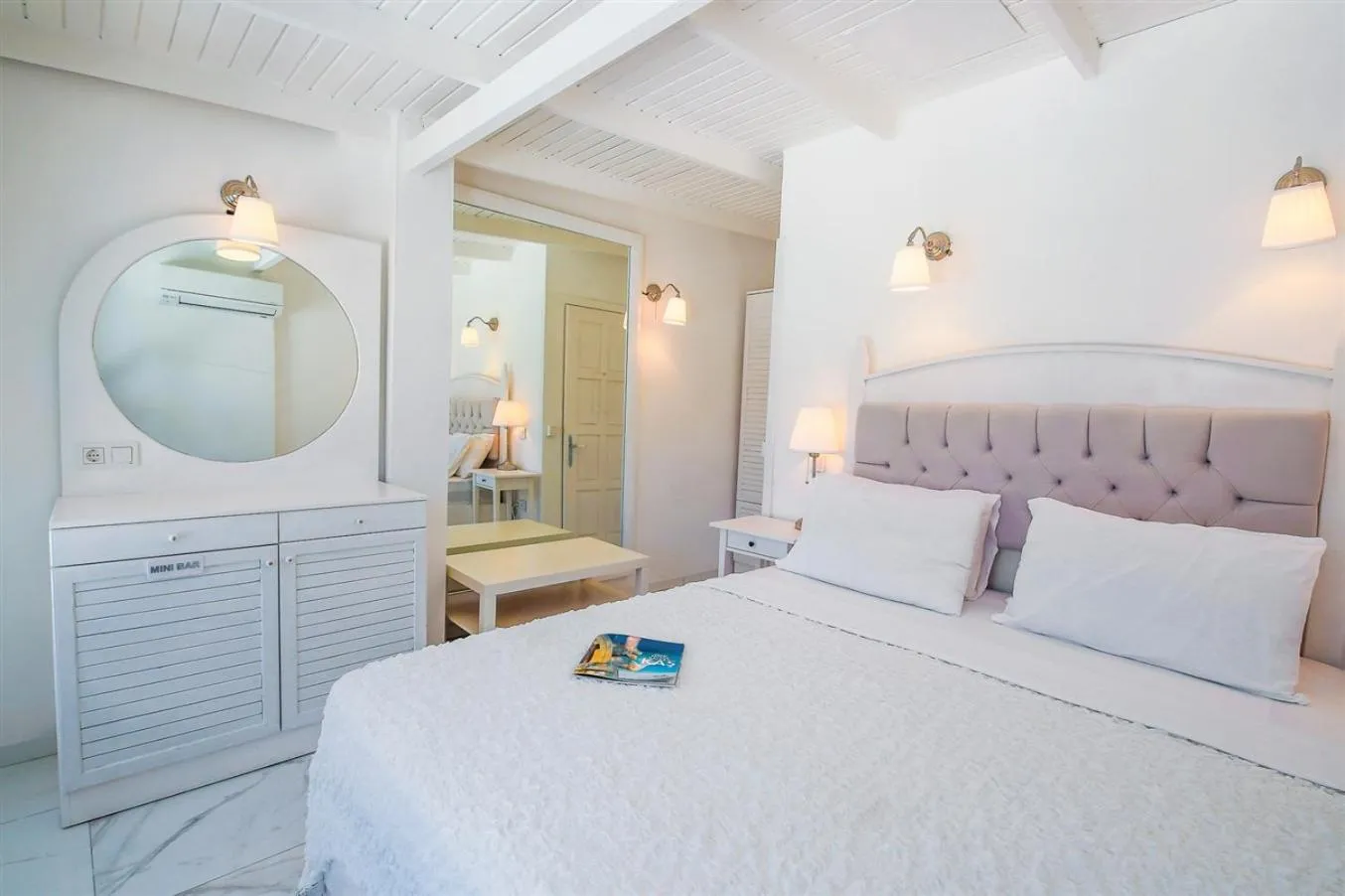 Bed in Club Çapa Hotel