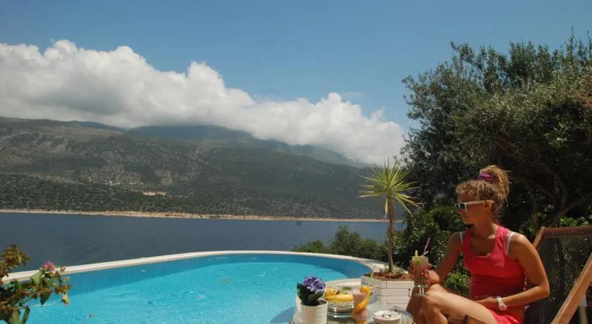 Swimming pool in Club Çapa Hotel