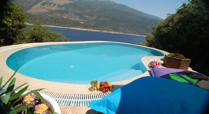 Swimming pool in Club Çapa Hotel