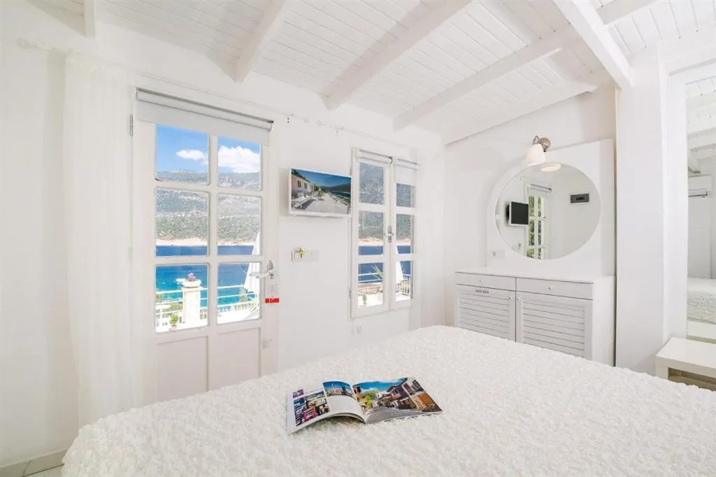 Bed in Club Çapa Hotel