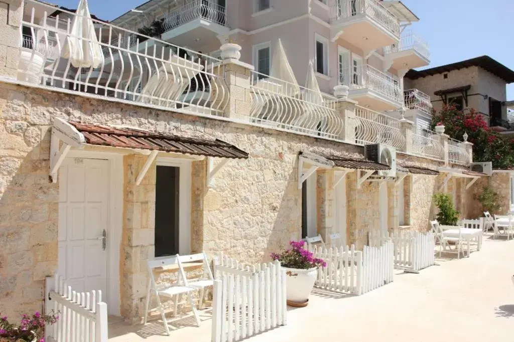 Standard Triple Room with Sea View in Club Çapa Hotel Standard Triple Room with Sea View in Club Çapa Hotel