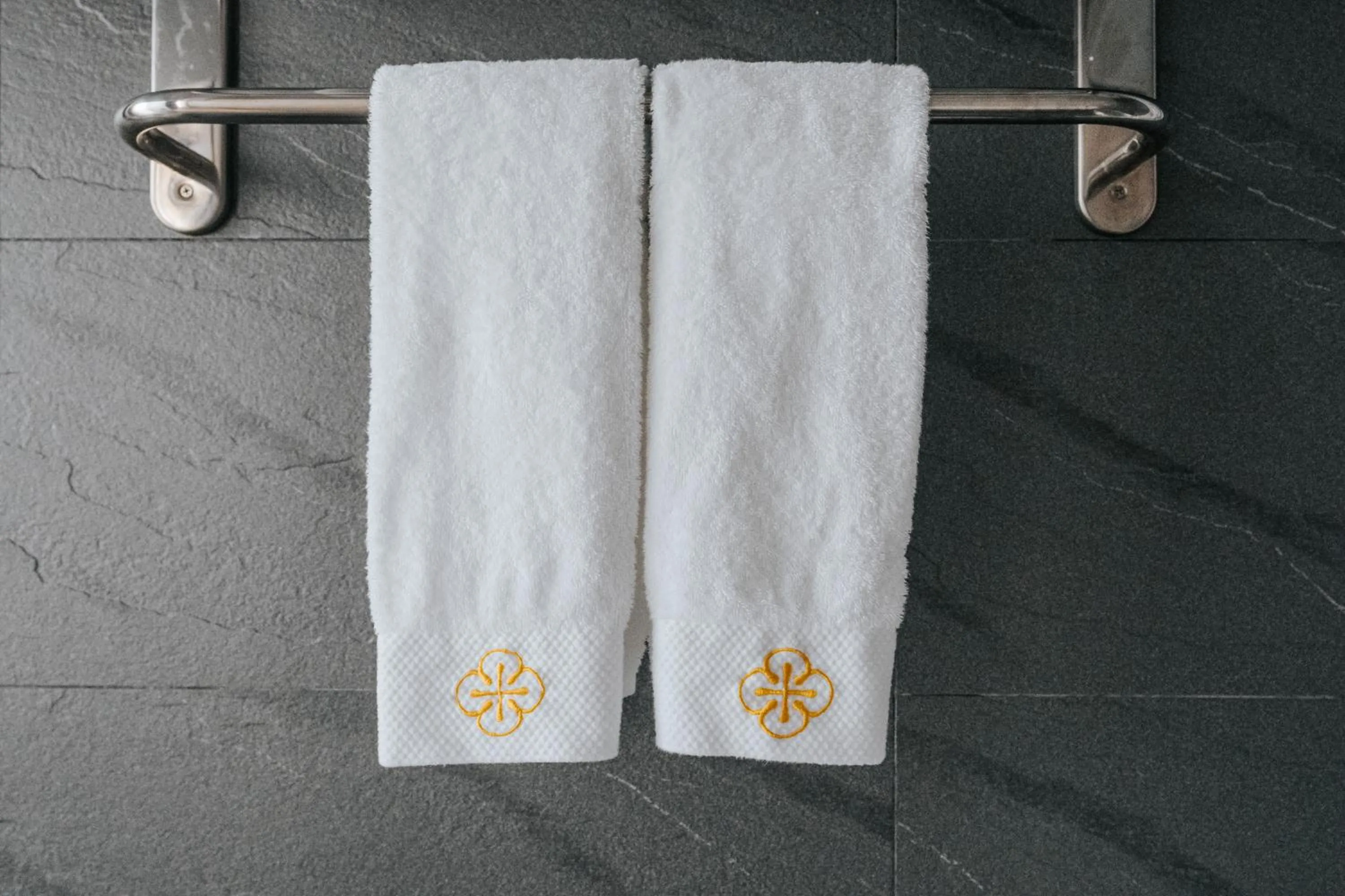 towels in Water meworld