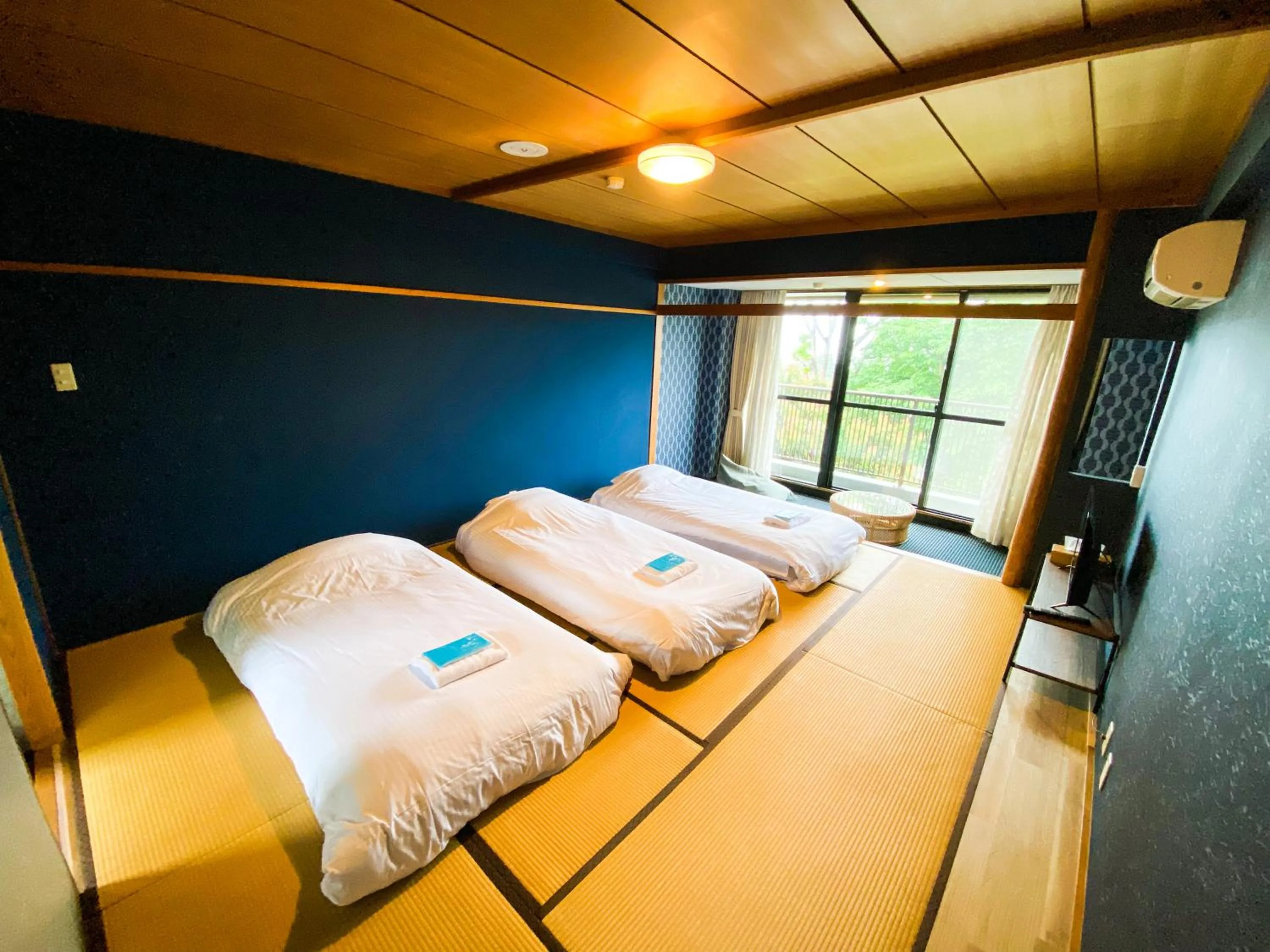 Bed in ISOLA Izukogen