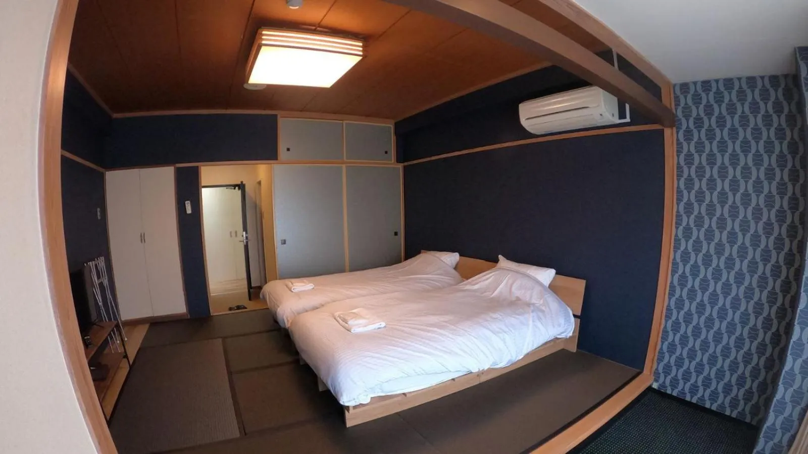 Bed in ISOLA Izukogen