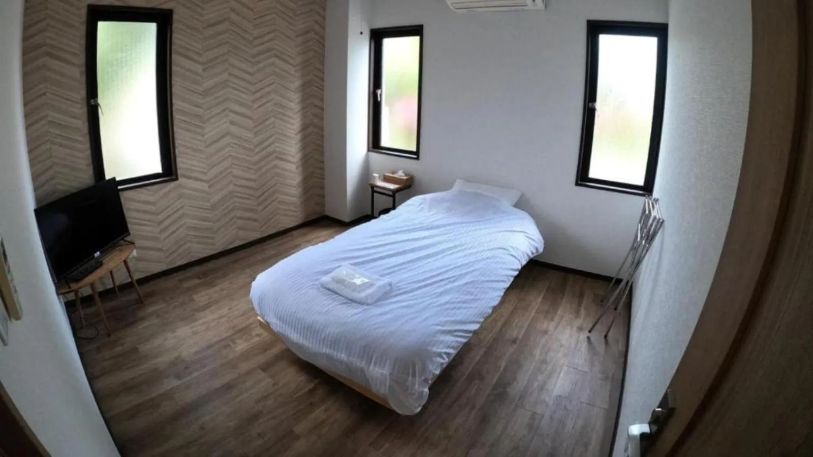 Bed in ISOLA Izukogen