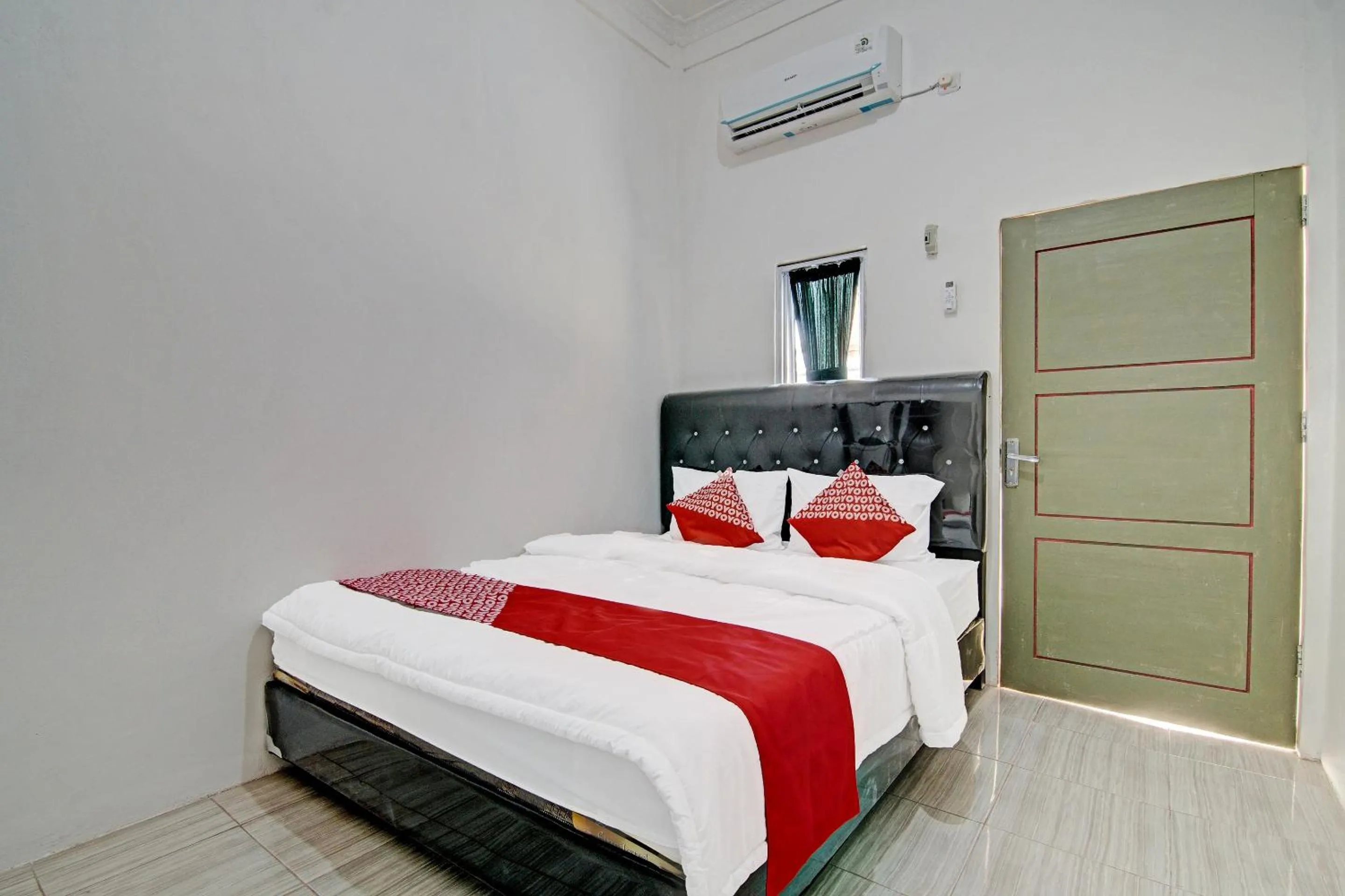 Bedroom, Bed in Hotel O Elif Homestay Syariah