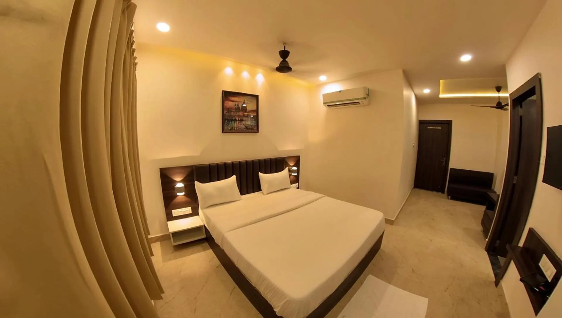 Photo of the whole room, Bed in HOTEL NAYARA