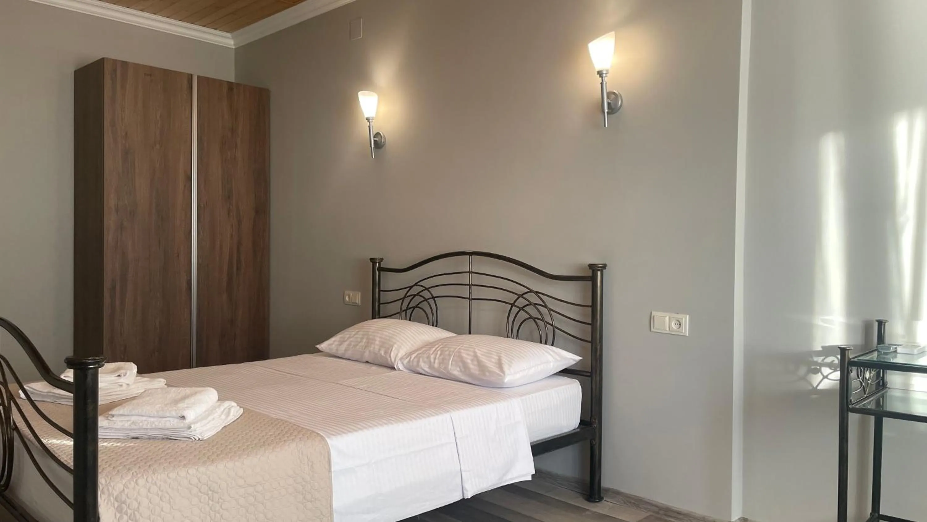 Photo of the whole room in Argo Hotel