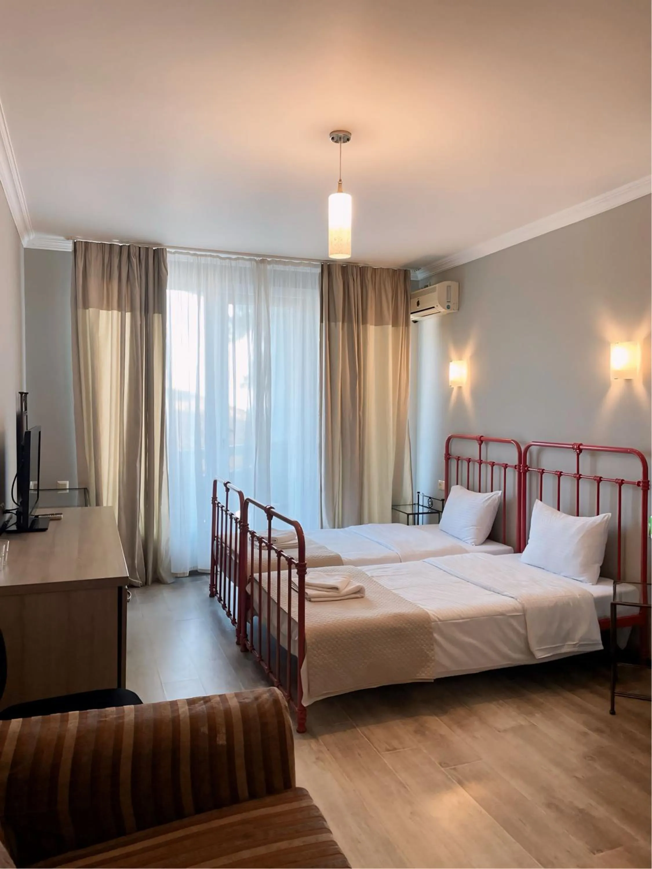 Photo of the whole room in Argo Hotel