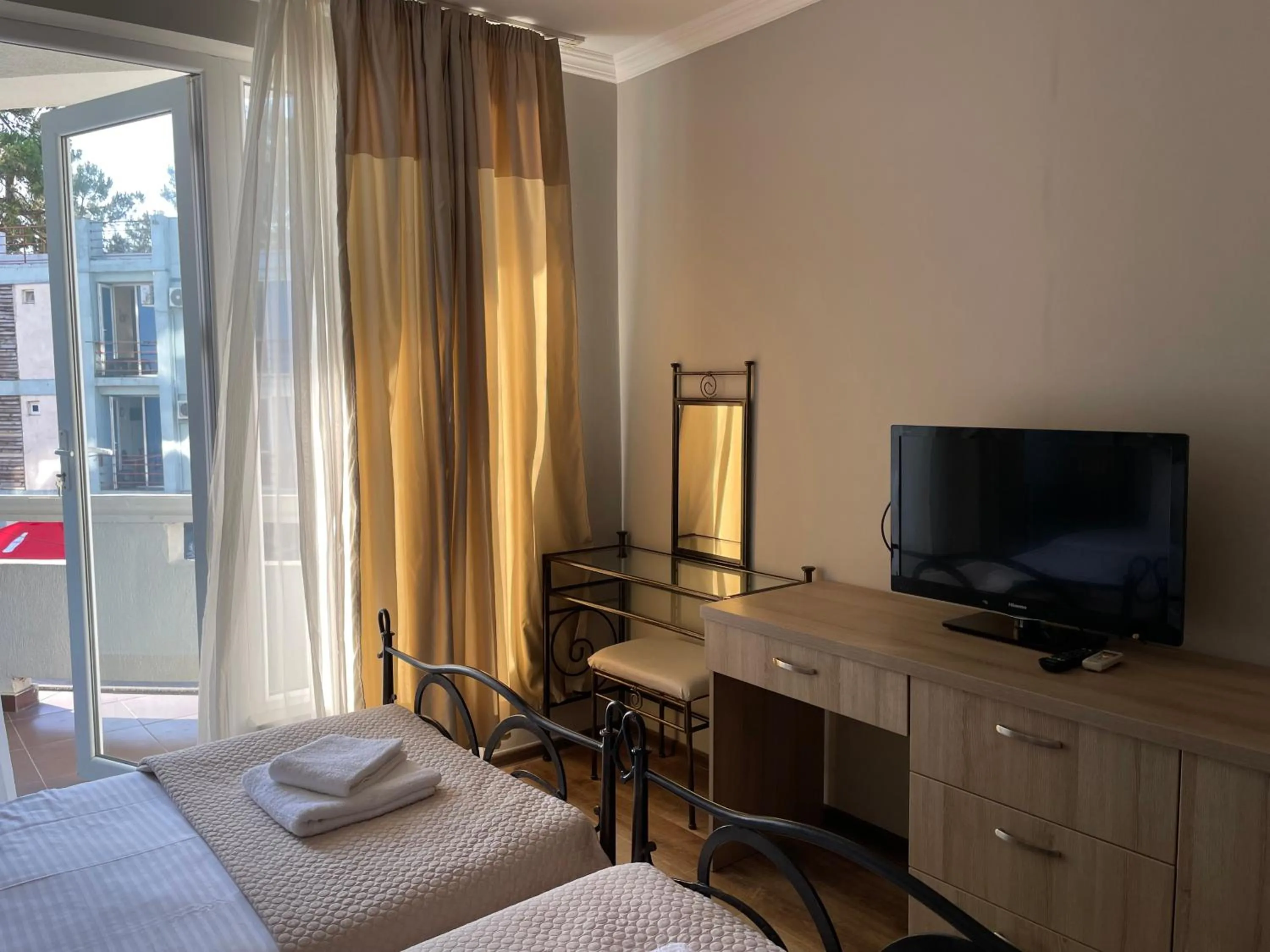 Photo of the whole room in Argo Hotel