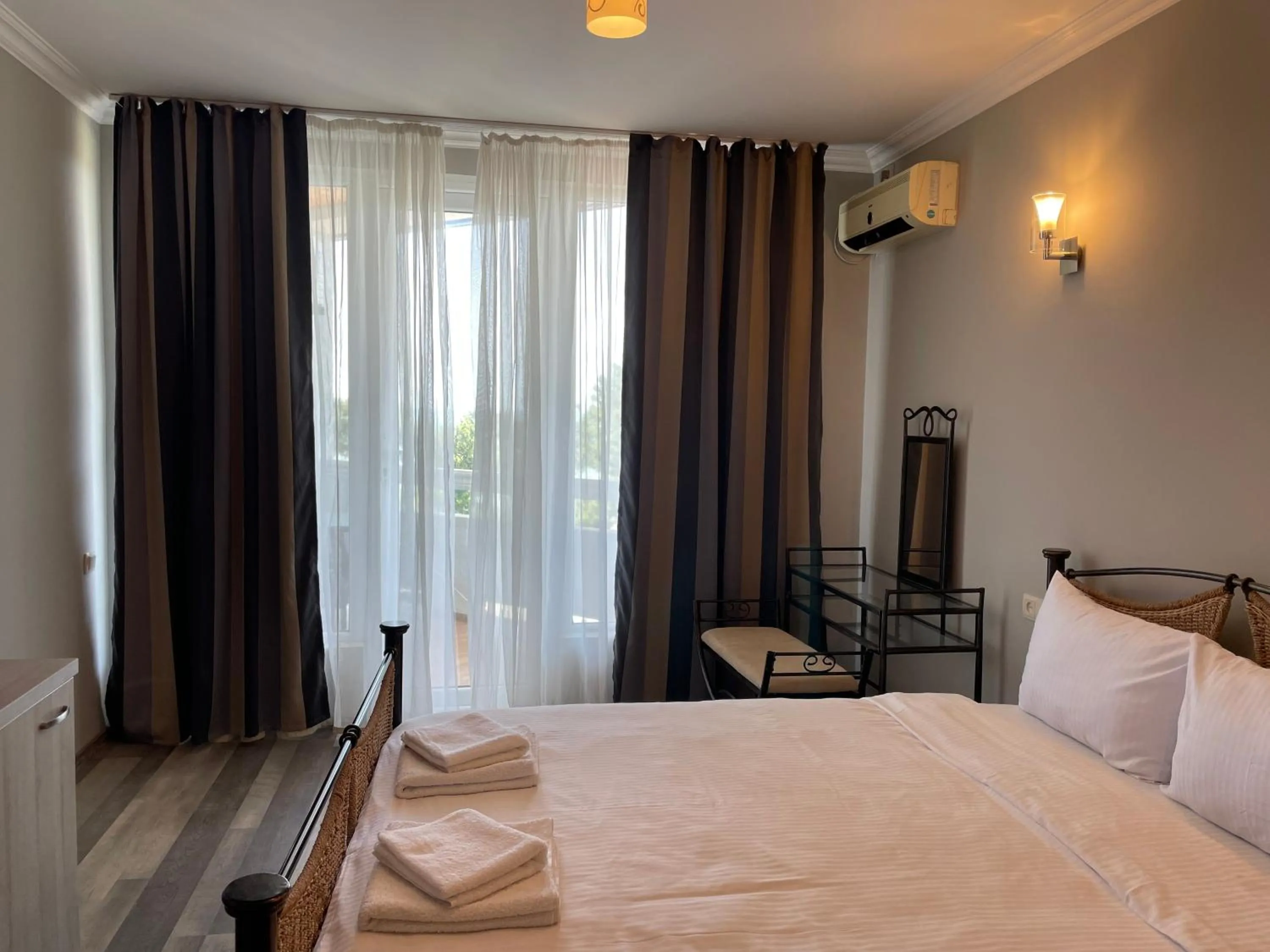 Photo of the whole room in Argo Hotel