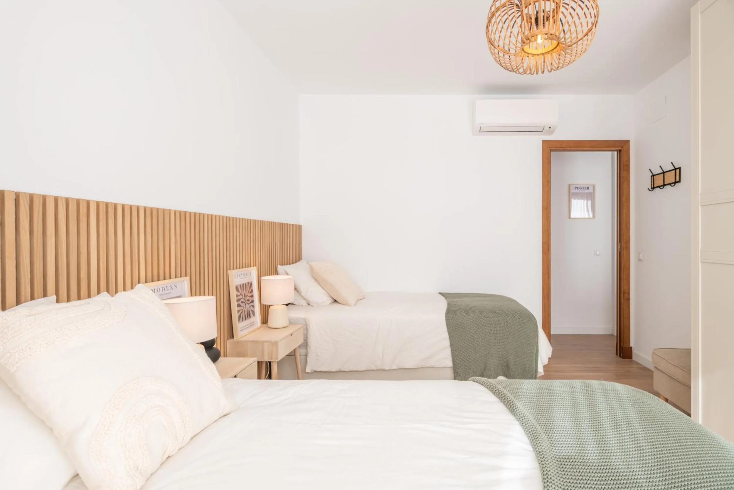 Bedroom, Bed in Malasaña 13, Nuevo apartamento 2 dormitorios, centro histórico, todos servicios, barrio tranquilo, MS