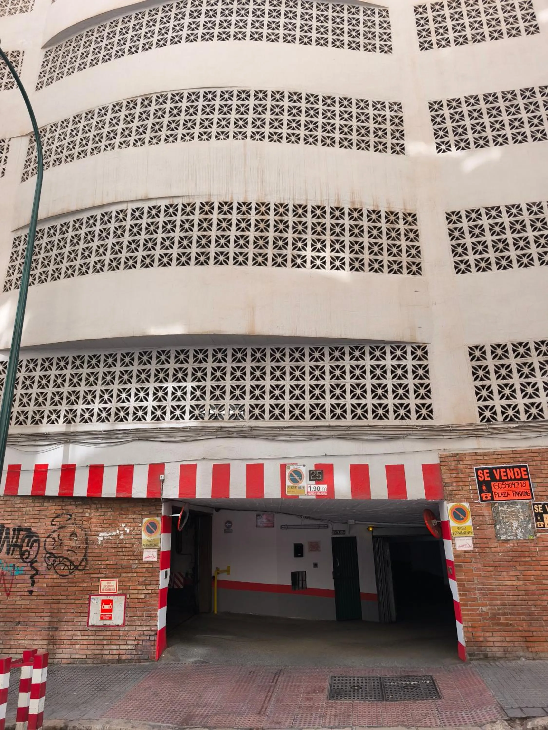Parking in Malasaña 13, Nuevo apartamento 2 dormitorios, centro histórico, todos servicios, barrio tranquilo, MS