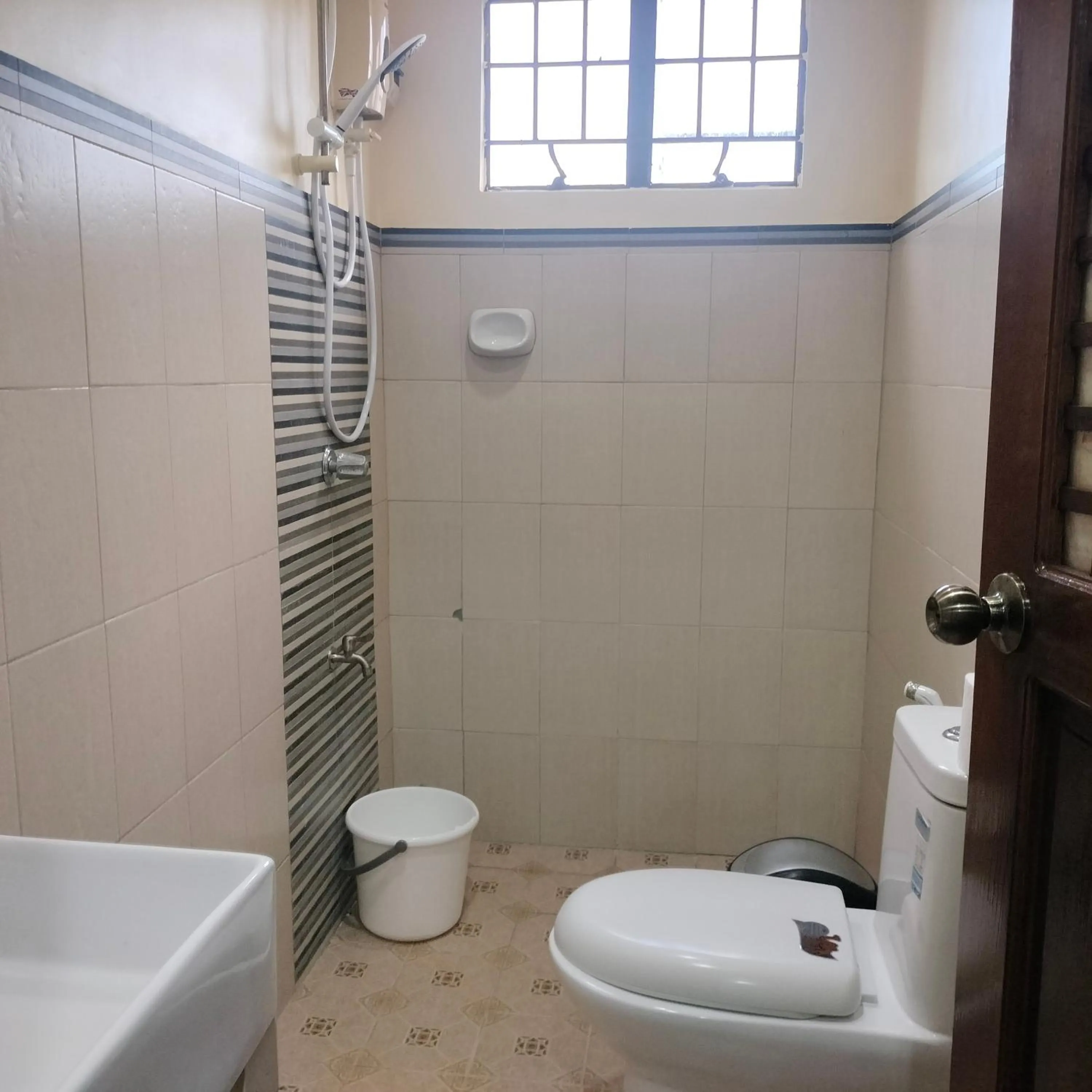 Makabata Guesthouse & Cafe