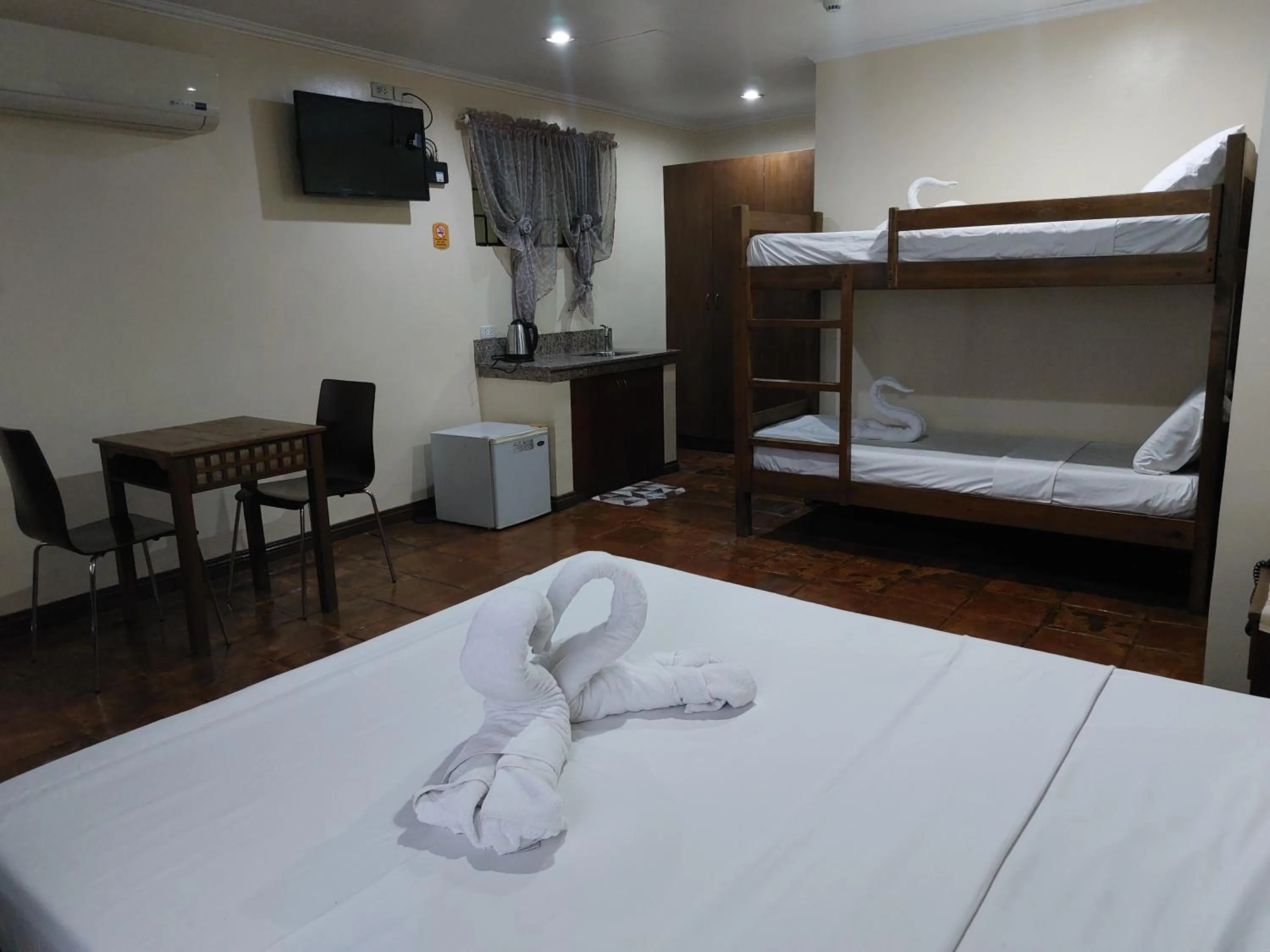 Bed in Makabata Guesthouse & Cafe