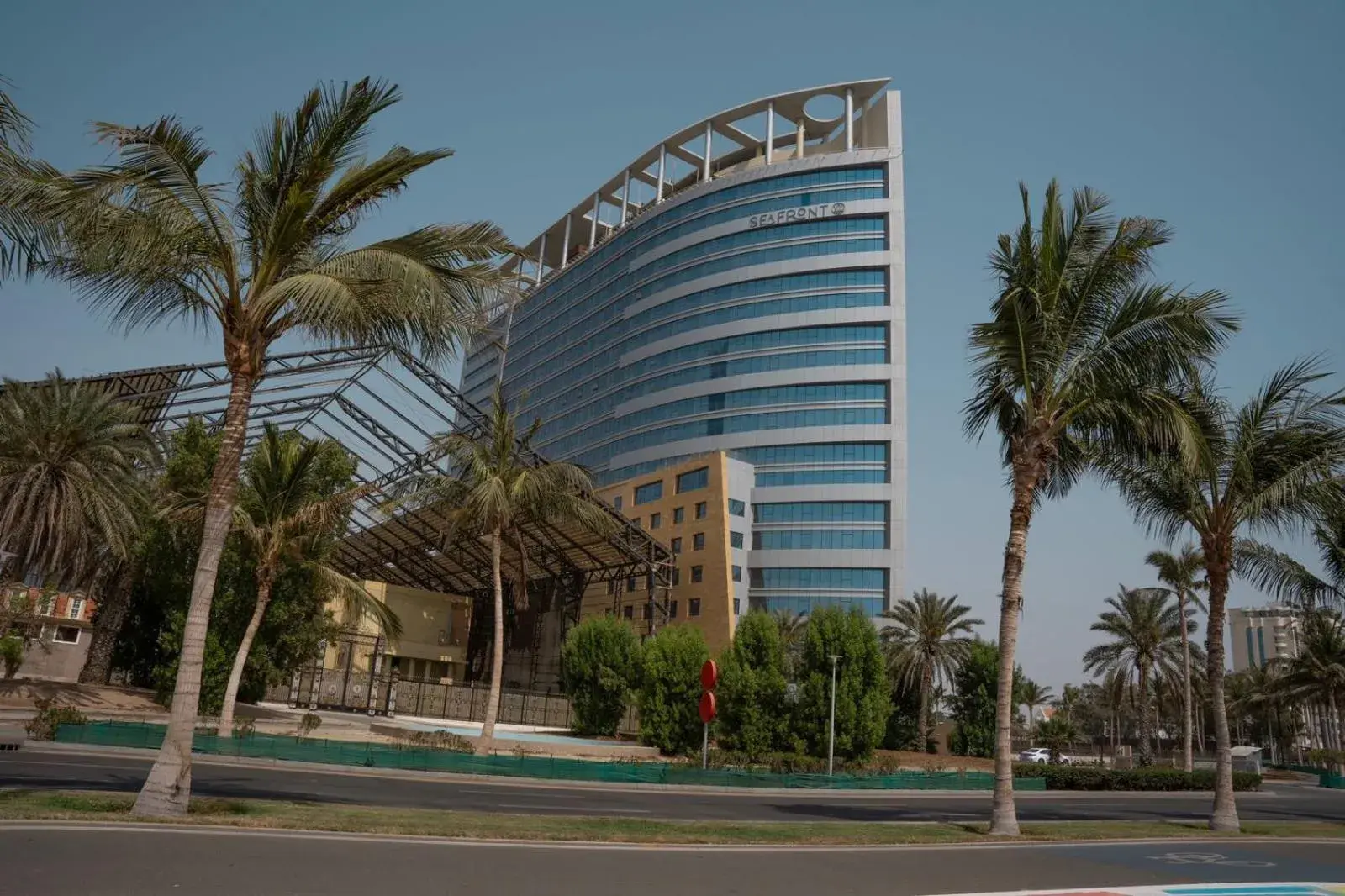 Property building in Seafront Luxury Suites Jeddah Corniche Property building in Seafront Luxury Suites Jeddah Corniche