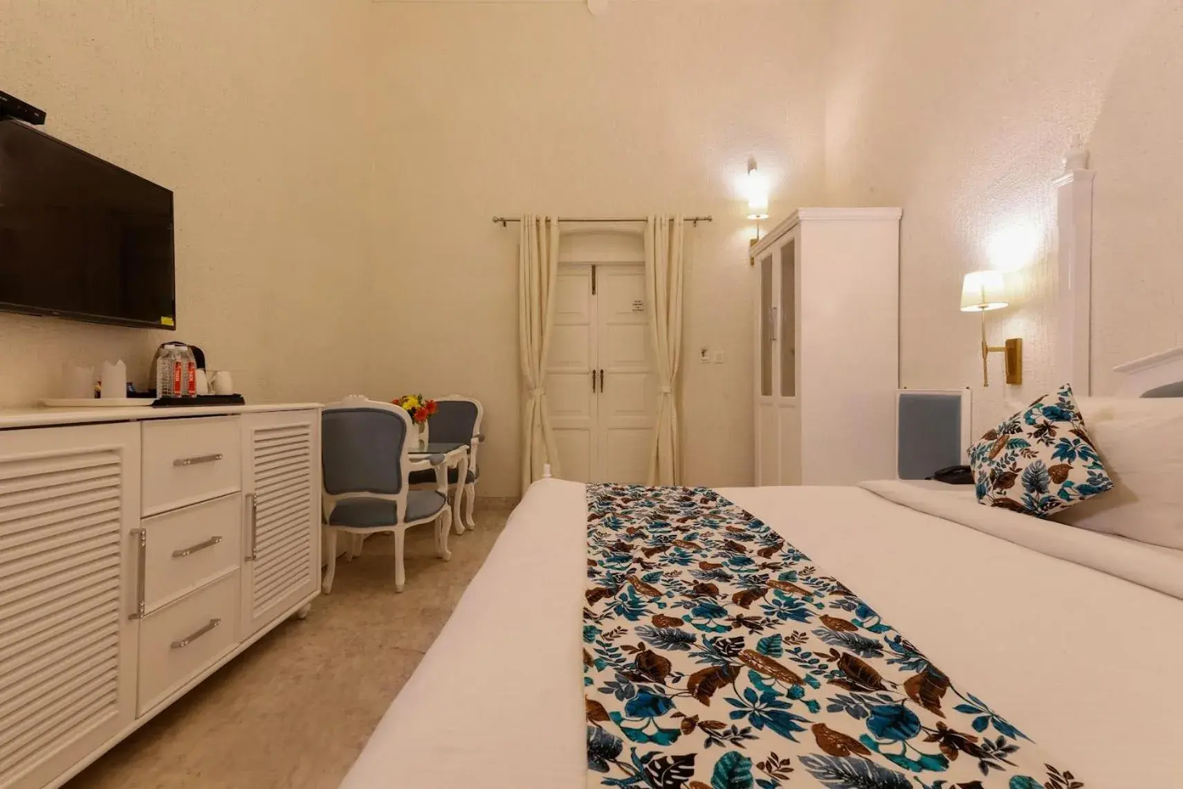 Photo of the whole room, Bed in Saroja Heritage, Varanasi Photo of the whole room, Bed in Saroja Heritage, Varanasi