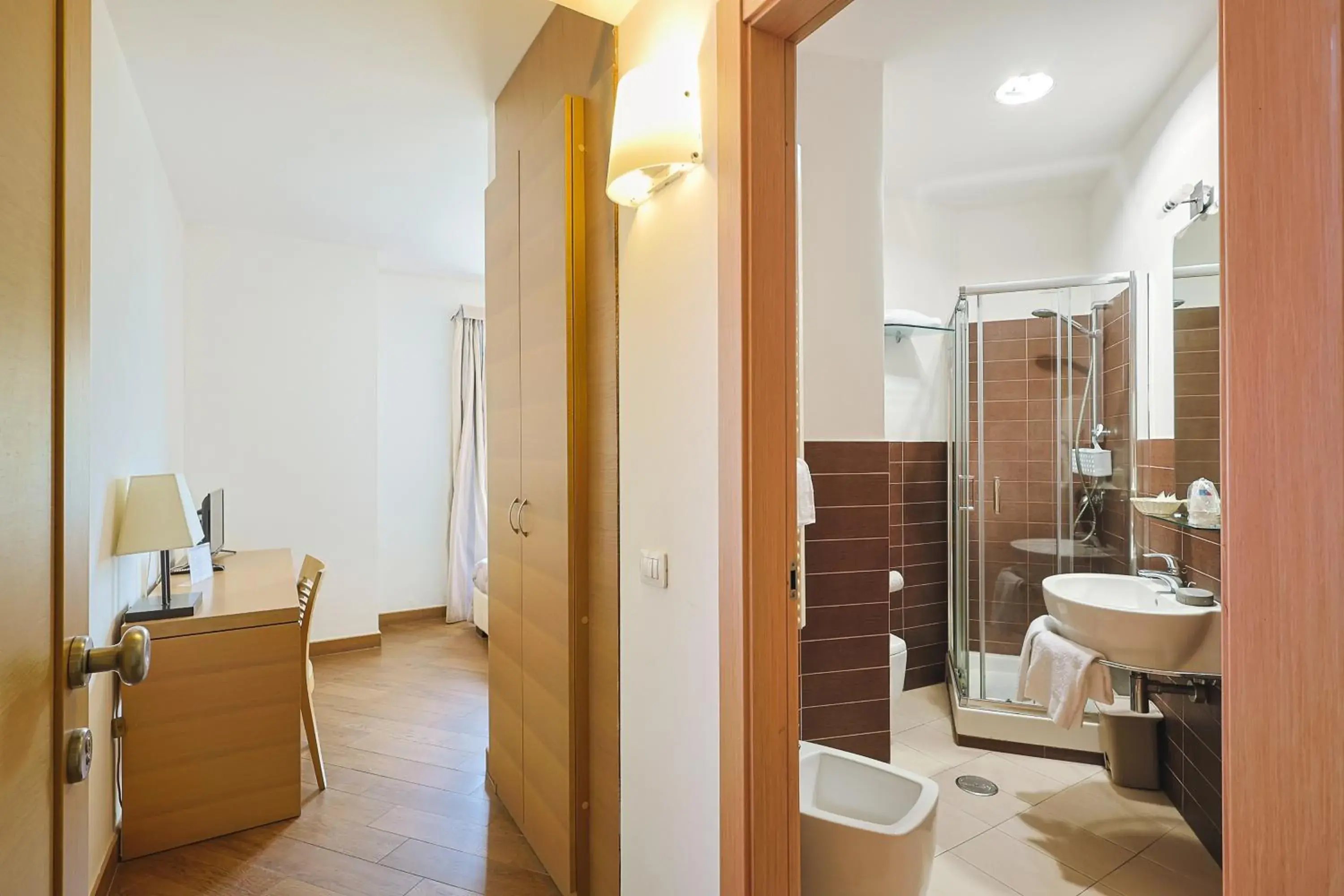 Double Room with Private Bathroom - single occupancy in Bi Hotel Double Room with Private Bathroom - single occupancy in Bi Hotel