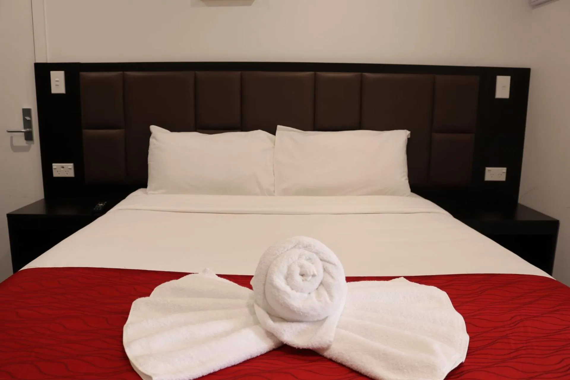 Bed in Krishna Motel - Newly Built in Papakura