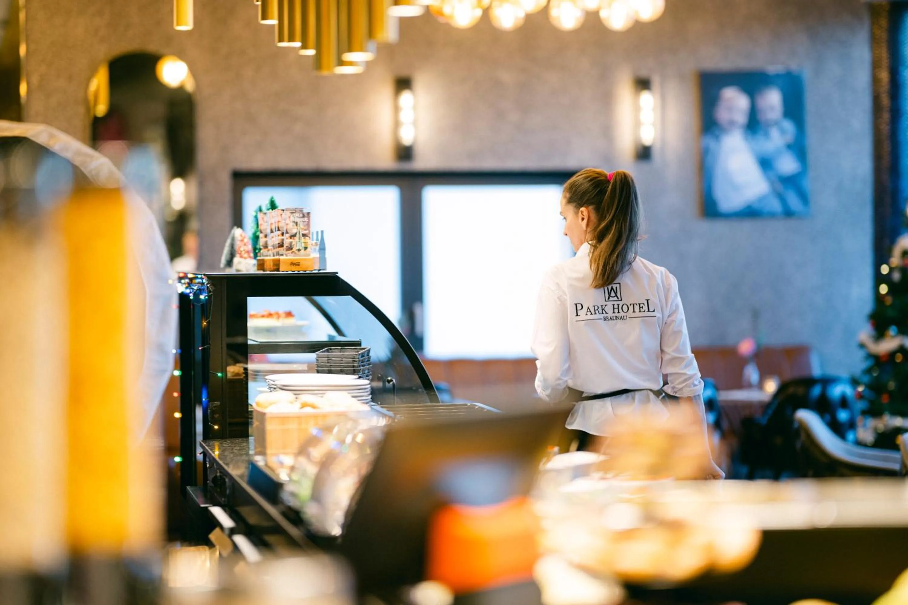 Staff in PARKHOTEL BRAUNAU - 24 Stunden Self Check-IN